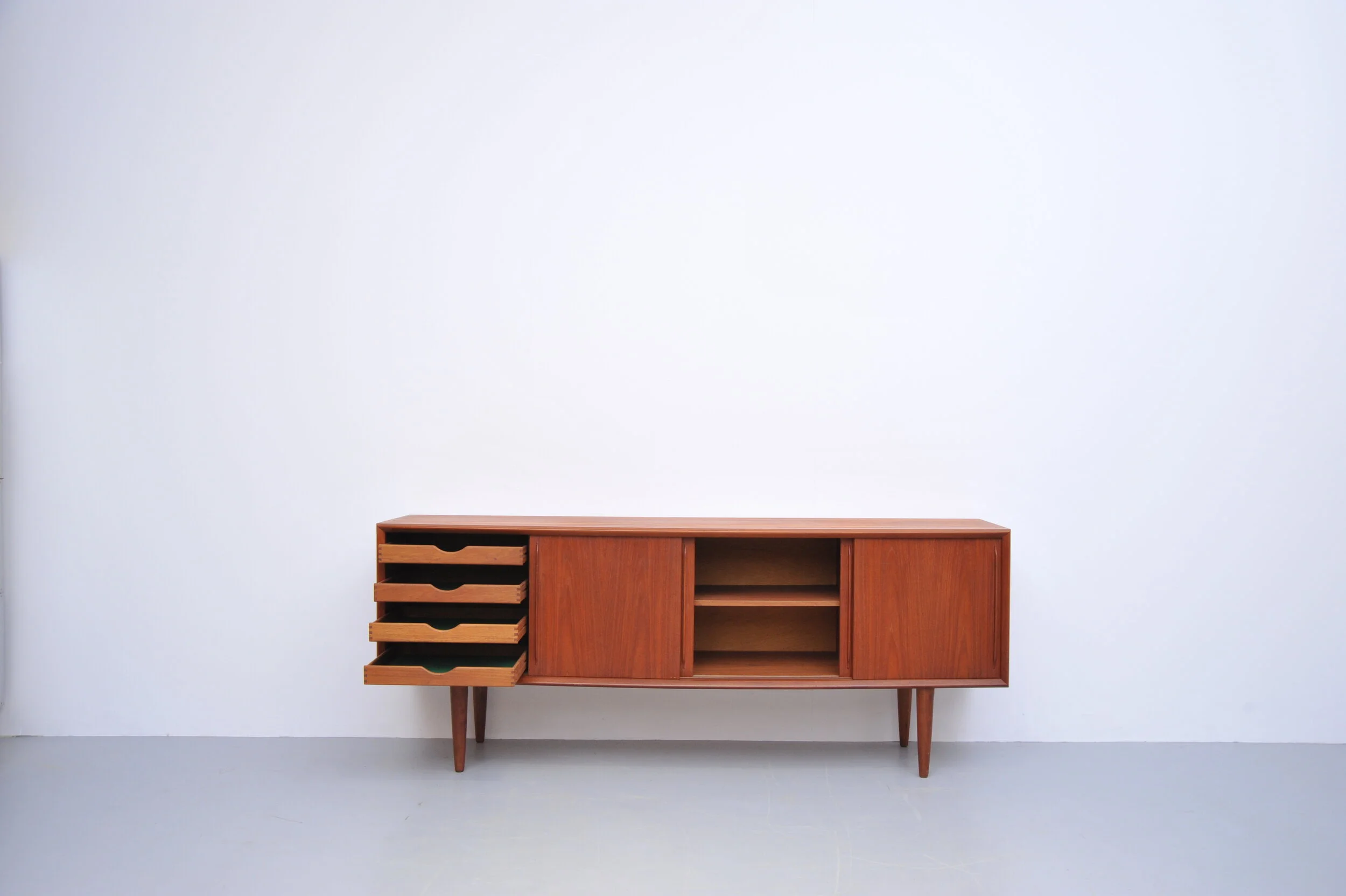 arne-vodder-sideboard-teak-h.-p.-hansen-dänemark-schubladen-1.JPG