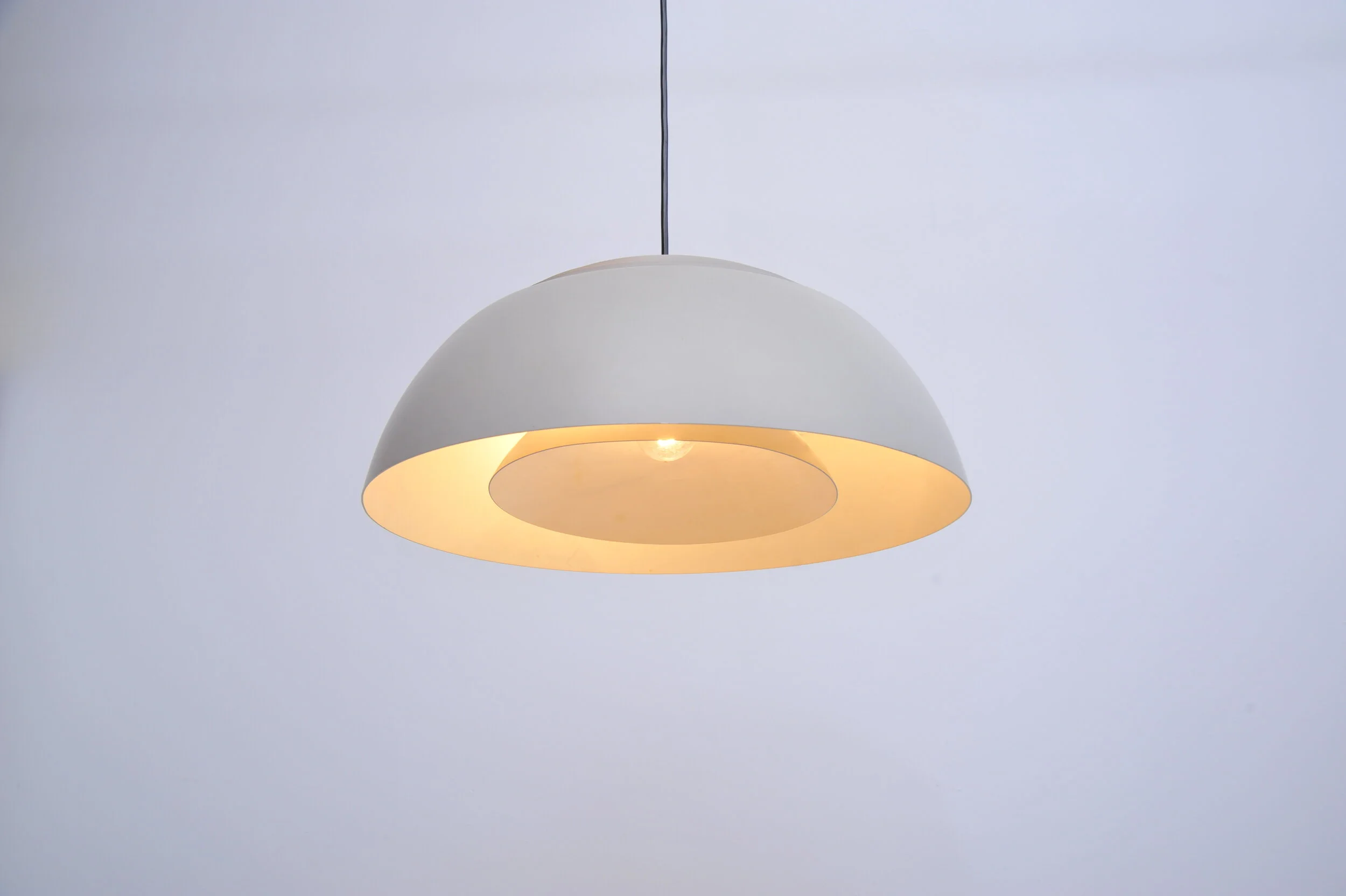 arne-jacobsen-aj-royal-pendel-hängelampe-leuchte-louis-poulsen-dänemark-grau.JPG