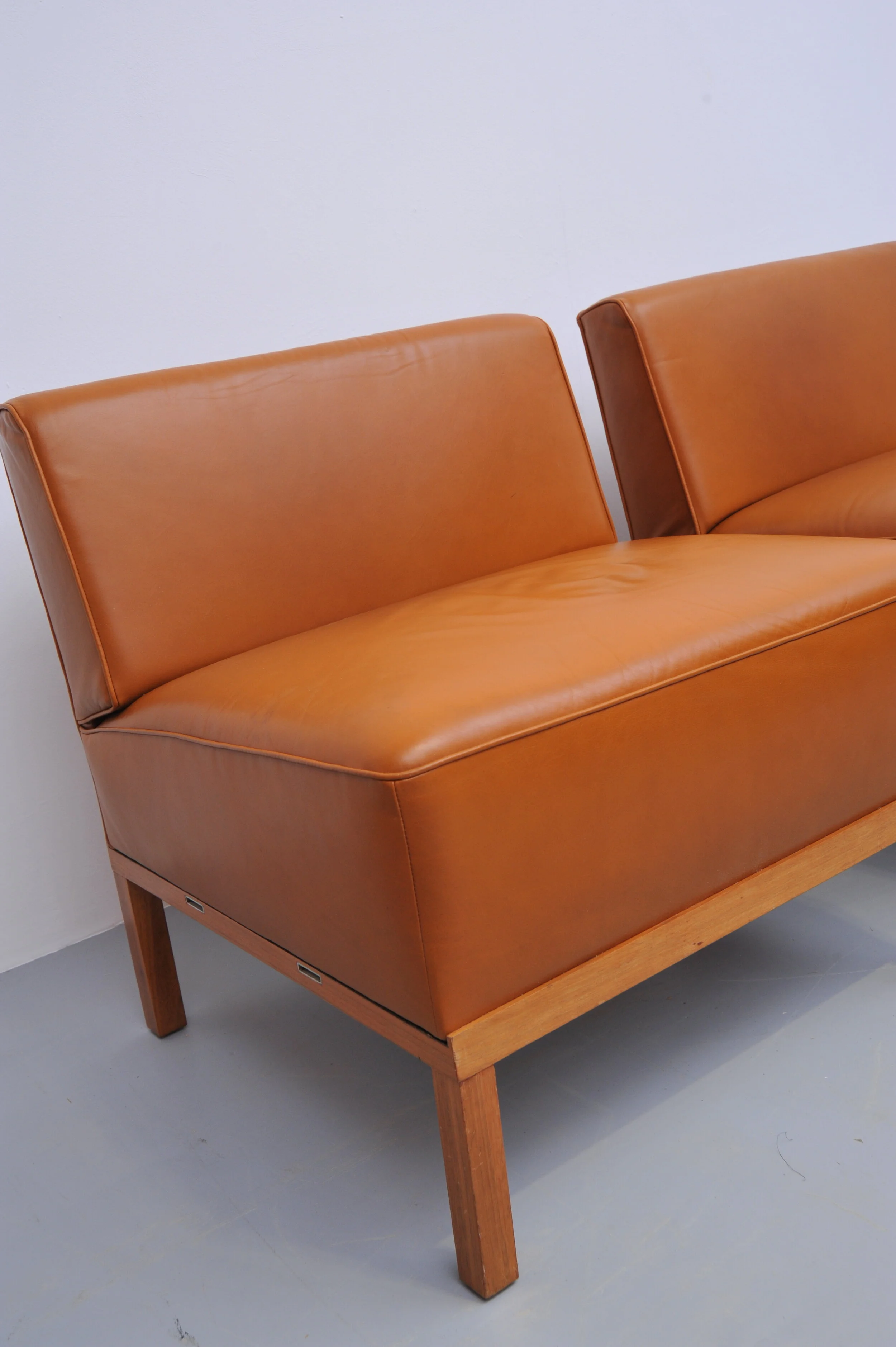 johannes-spalt-sessel-constanze-paar-leder-wittmann-ecke.JPG