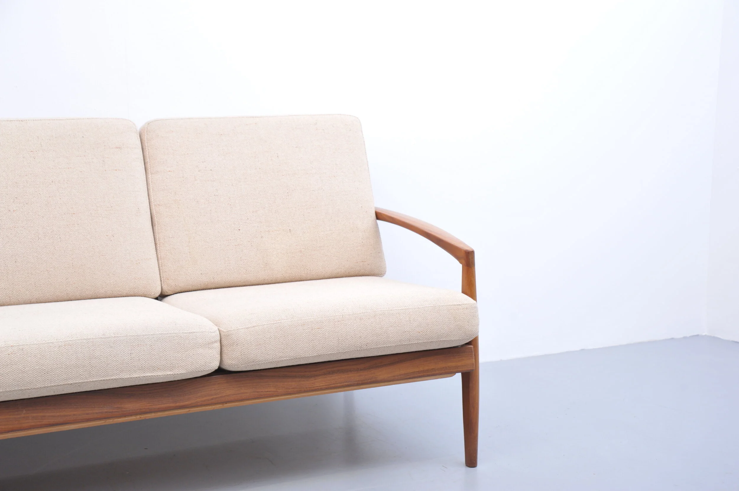 sofa-teak-teakholz-danish-vintage-midcentury-kissen-armlehne.JPG