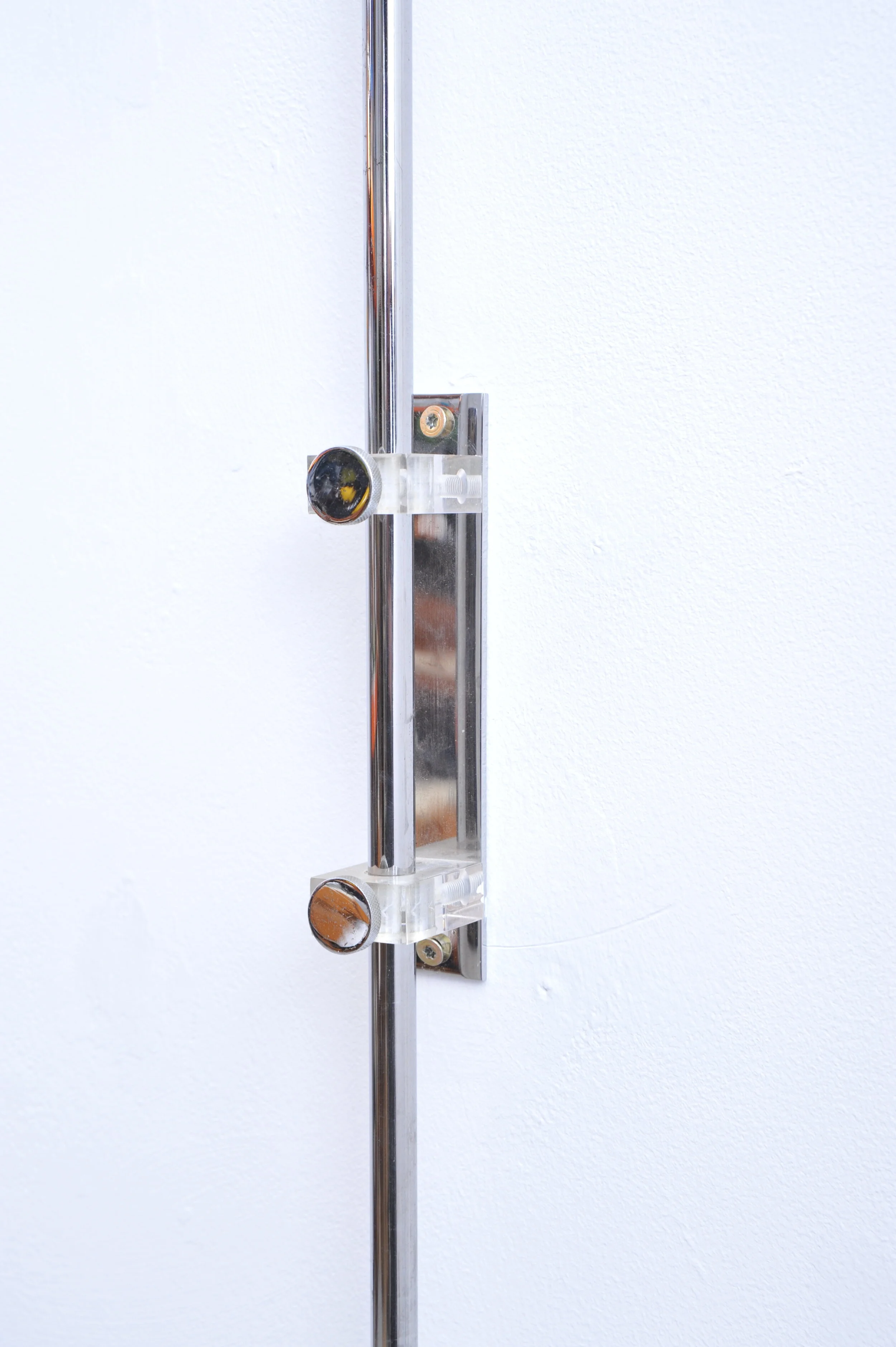wandlampe-chrom-70iger-bogenlampe-schalter-vintage-schraube-halterung.JPG