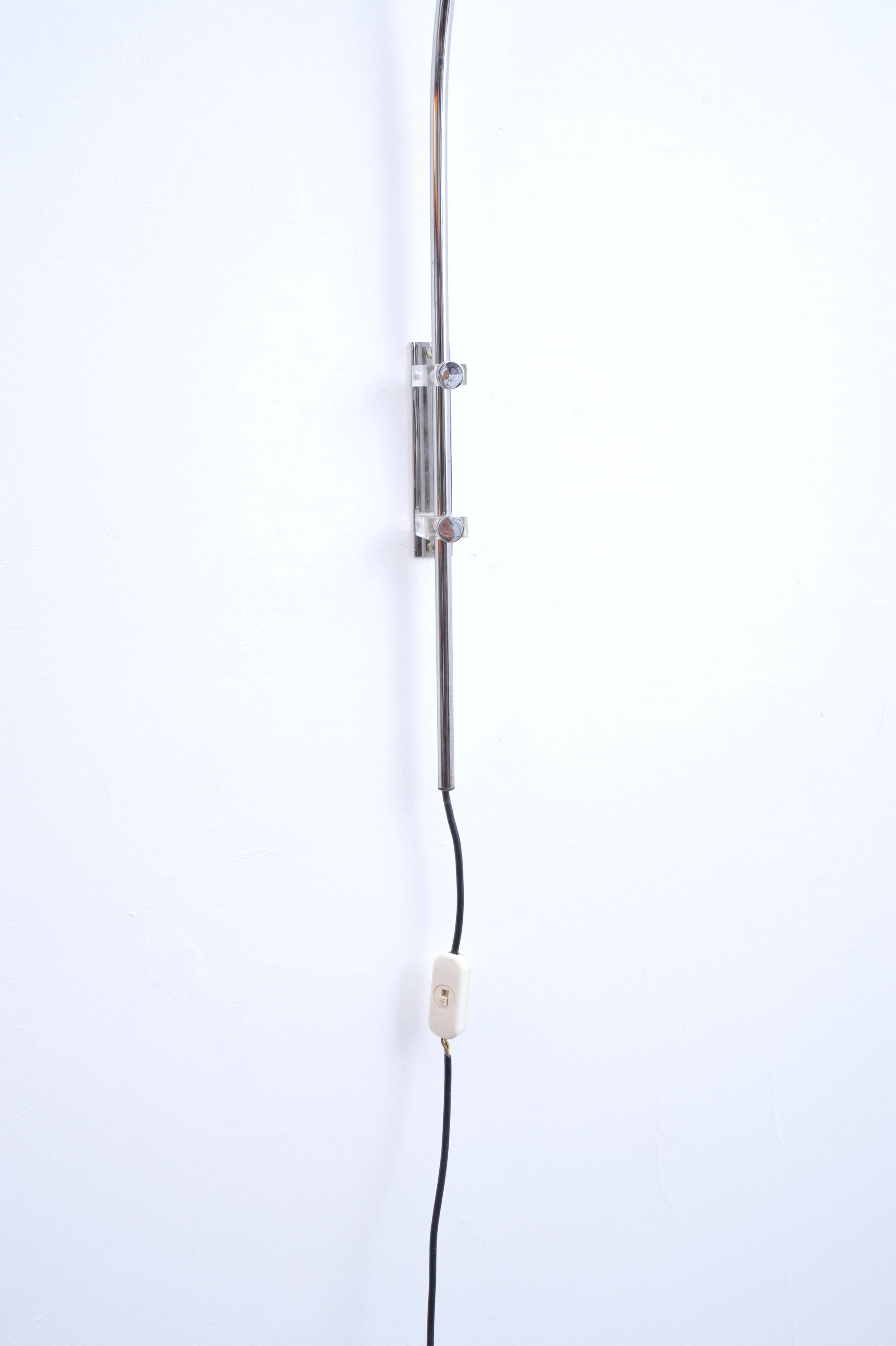wandlampe-chrom-70iger-bogenlampe-schalter-vintage.JPG