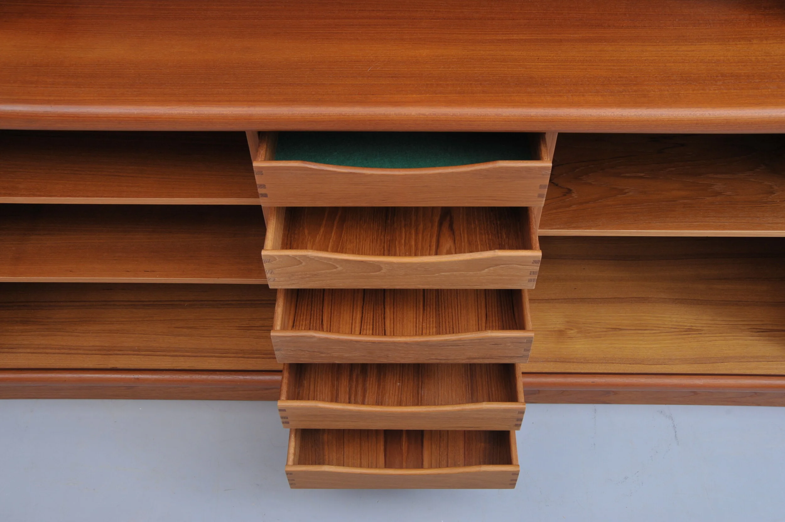 sideboard-dyrlund-teak-danmark-aufsatz-teakholz-vintage-schubladen.JPG