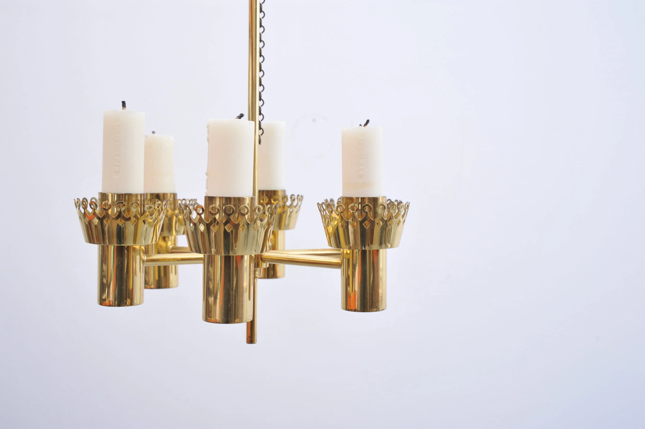 kerzenhalter-gold-messinghansa-agne-jakobsson-kette-kerze-ab-markaryd-schweden-skandinavisch-vintage-mid-century-front.JPG