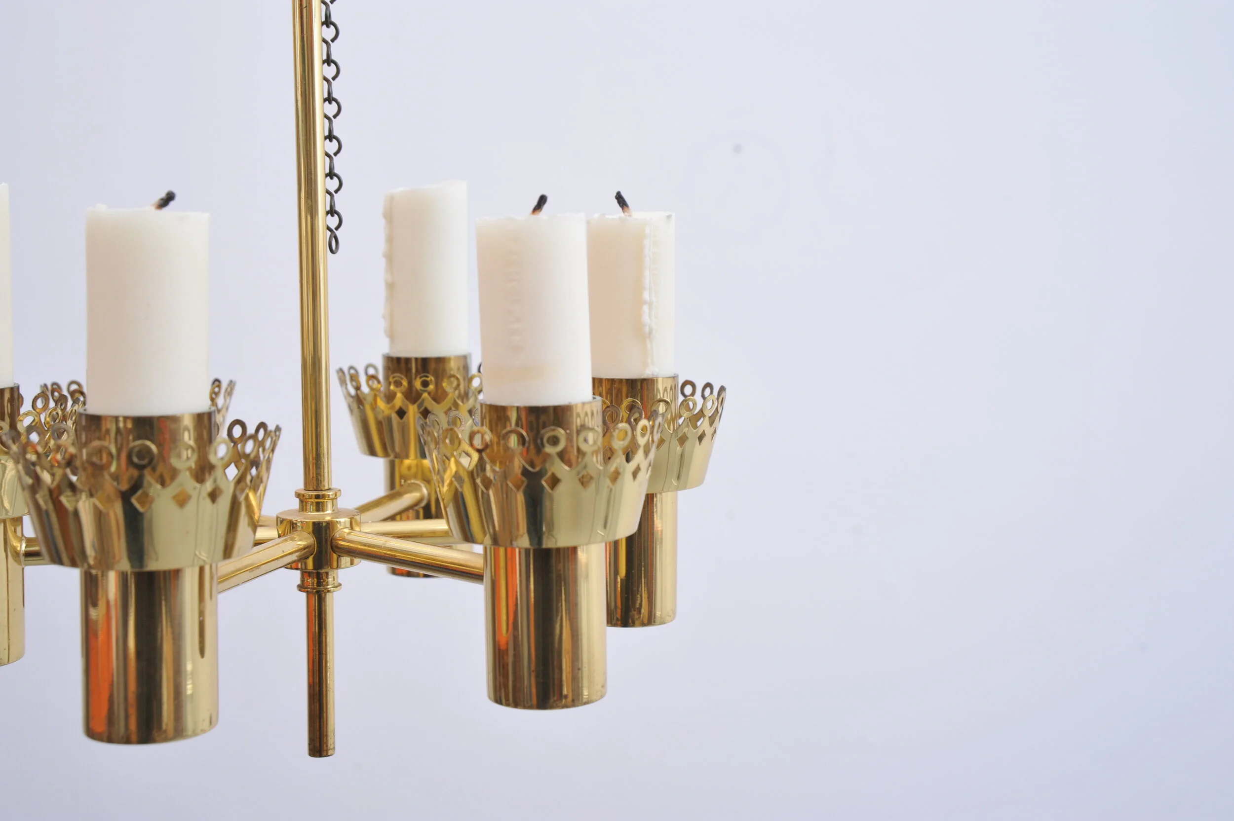 kerzenhalter-gold-messinghansa-agne-jakobsson-kette-kerze-ab-markaryd-schweden-skandinavisch-vintage-mid-century-stange.JPG