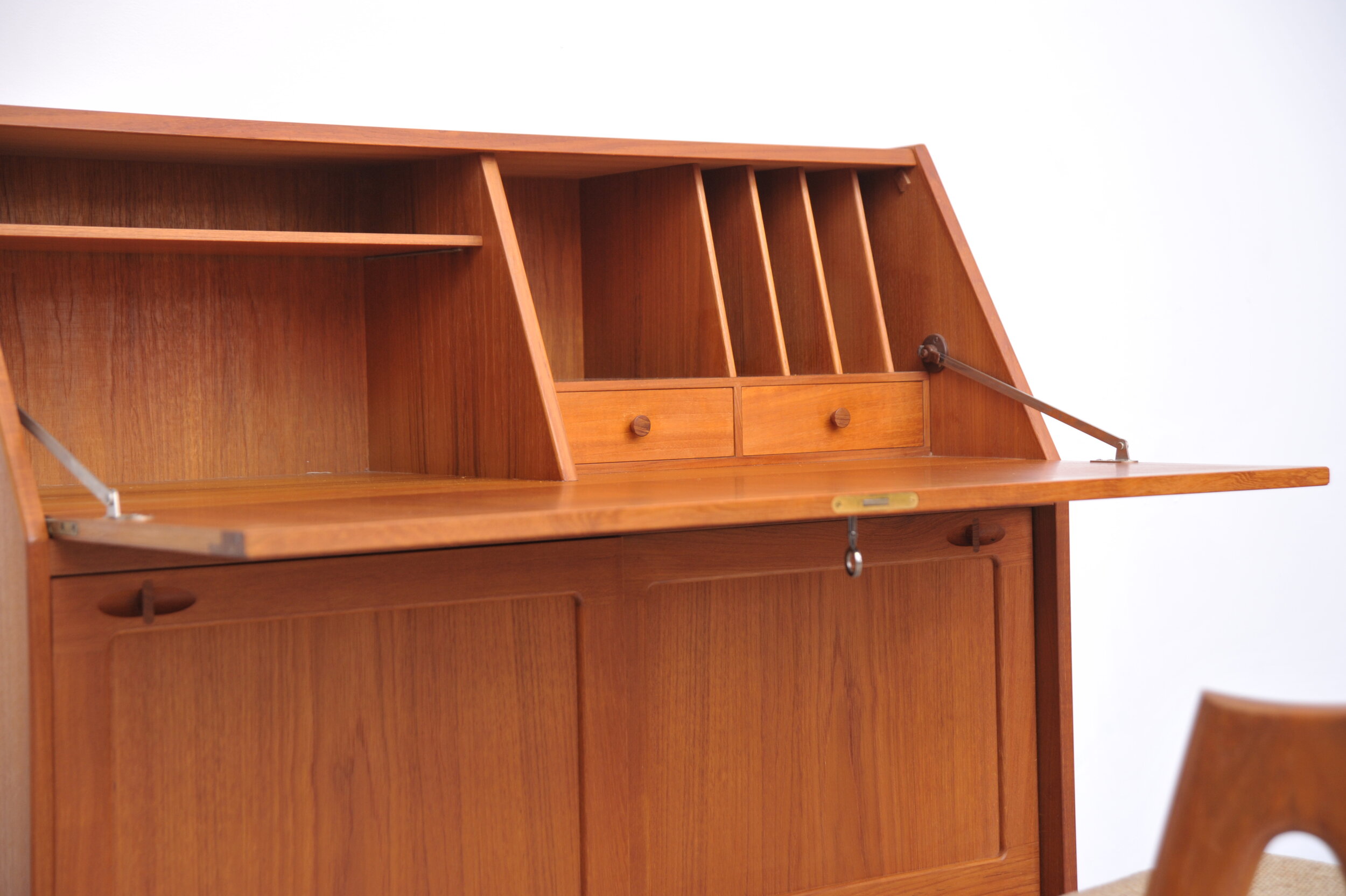 bramin-schreibtisch-teak-sekretaer-vintage-mid-century-danmark schlüssel.JPG