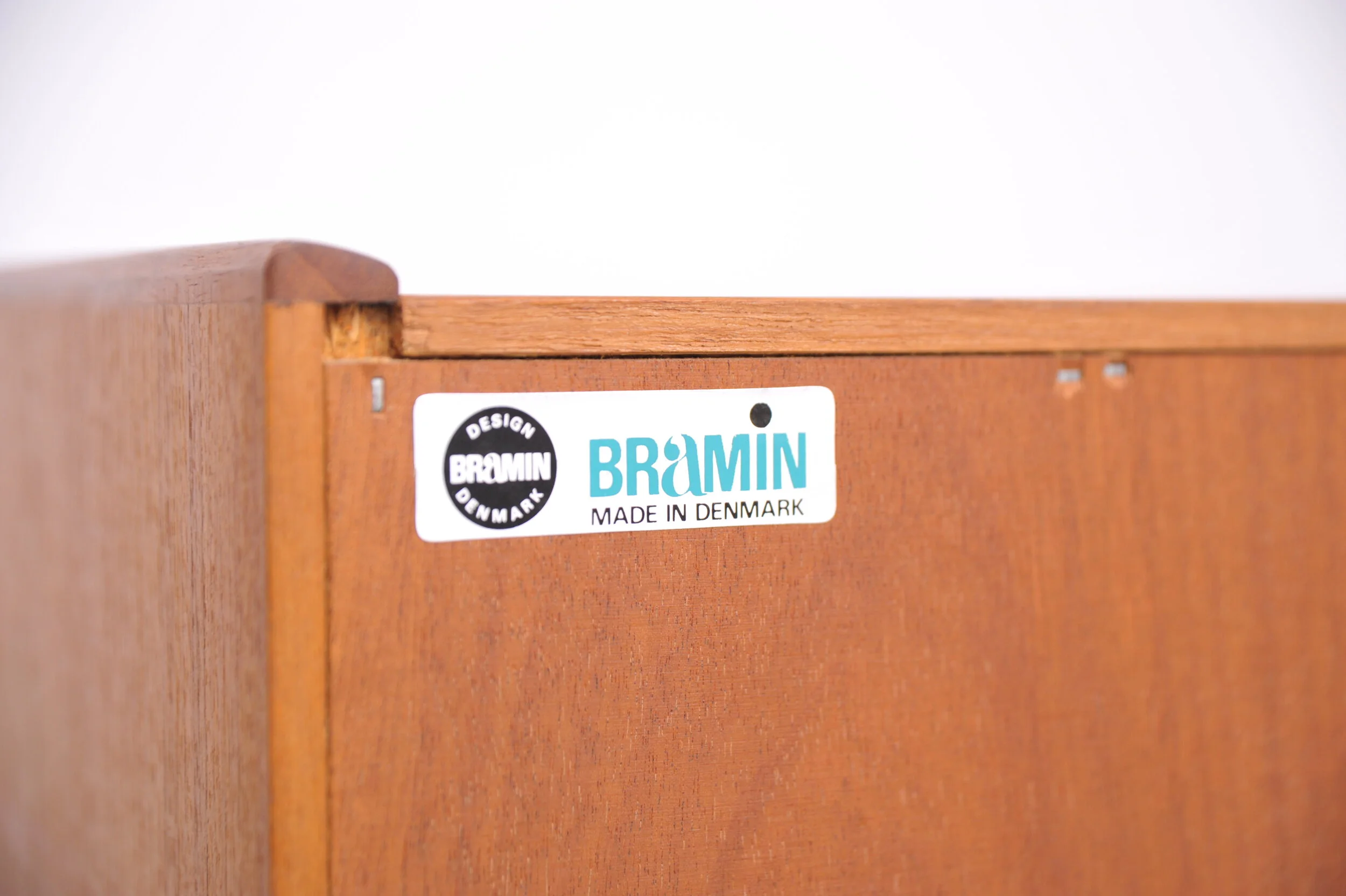 bramin-schreibtisch-teak-sekretaer-vintage-mid-century-danmark-logo.JPG