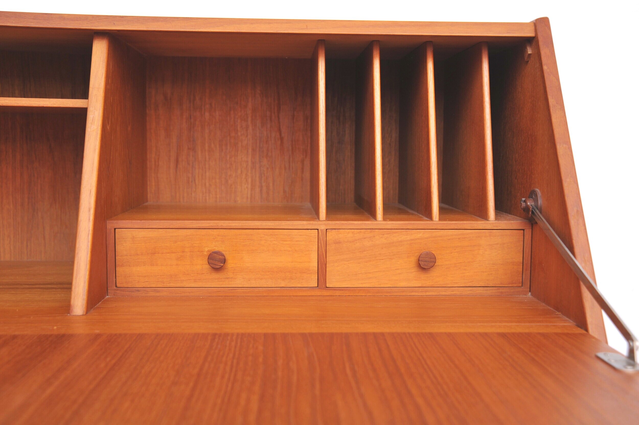 bramin-schreibtisch-teak-sekretaer-vintage-mid-century-danmark-briefe.jpg