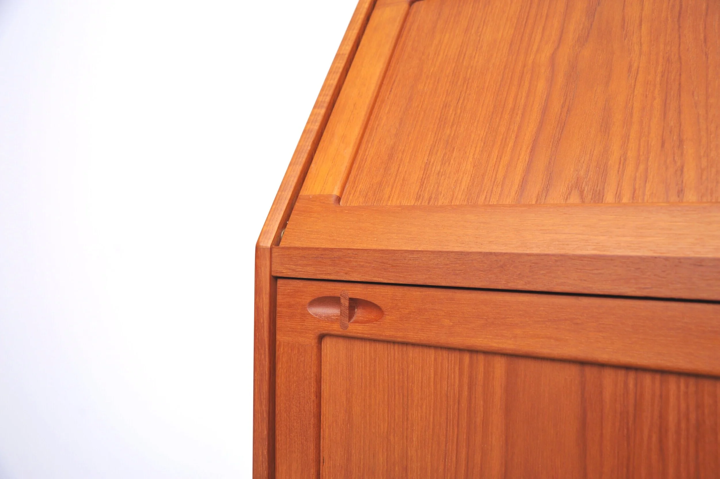 bramin-schreibtisch-teak-sekretaer-vintage-mid-century-danmark-griff.jpg