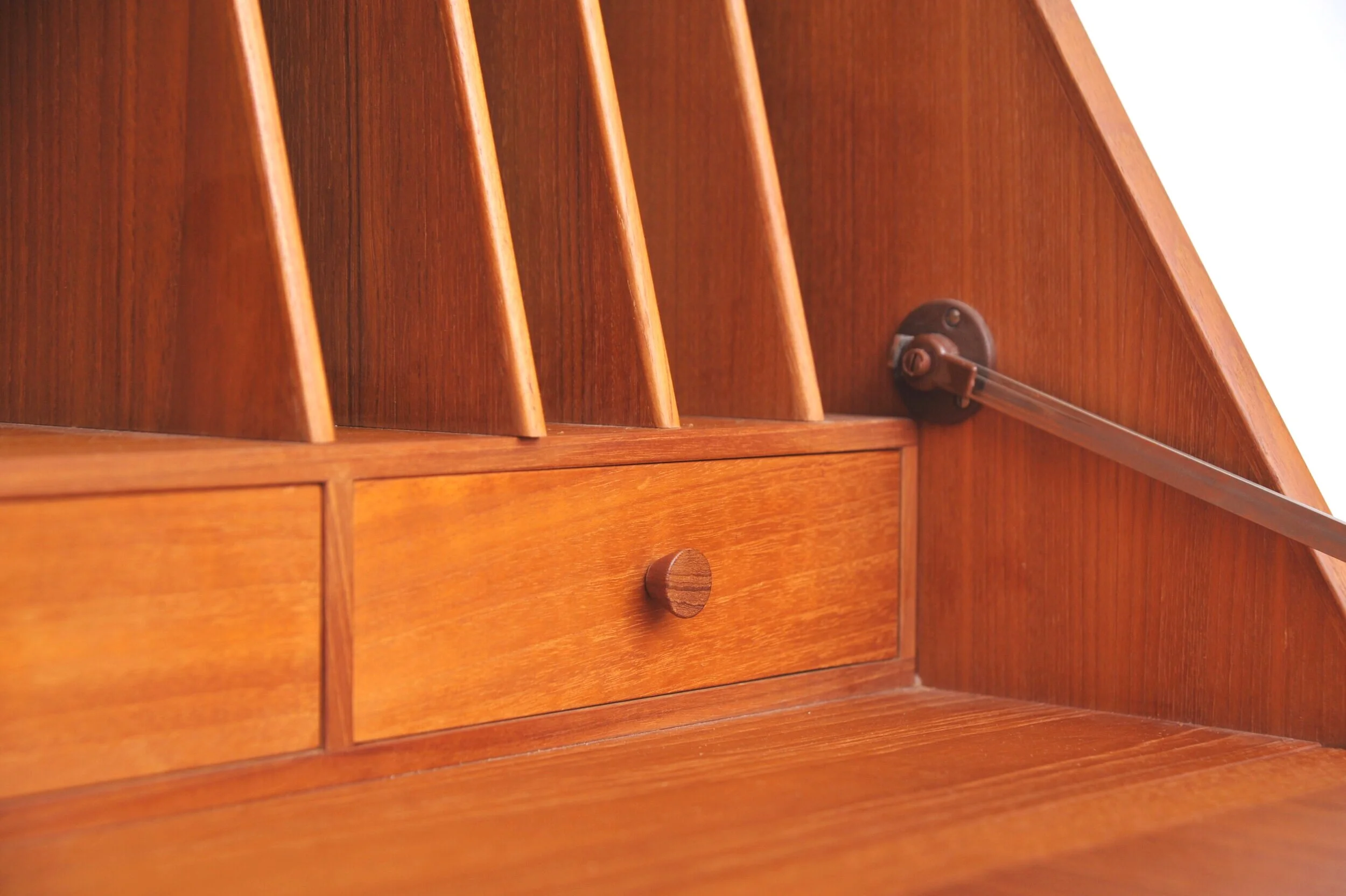bramin-schreibtisch-teak-sekretaer-vintage-mid-century-danmark-schublade.jpg