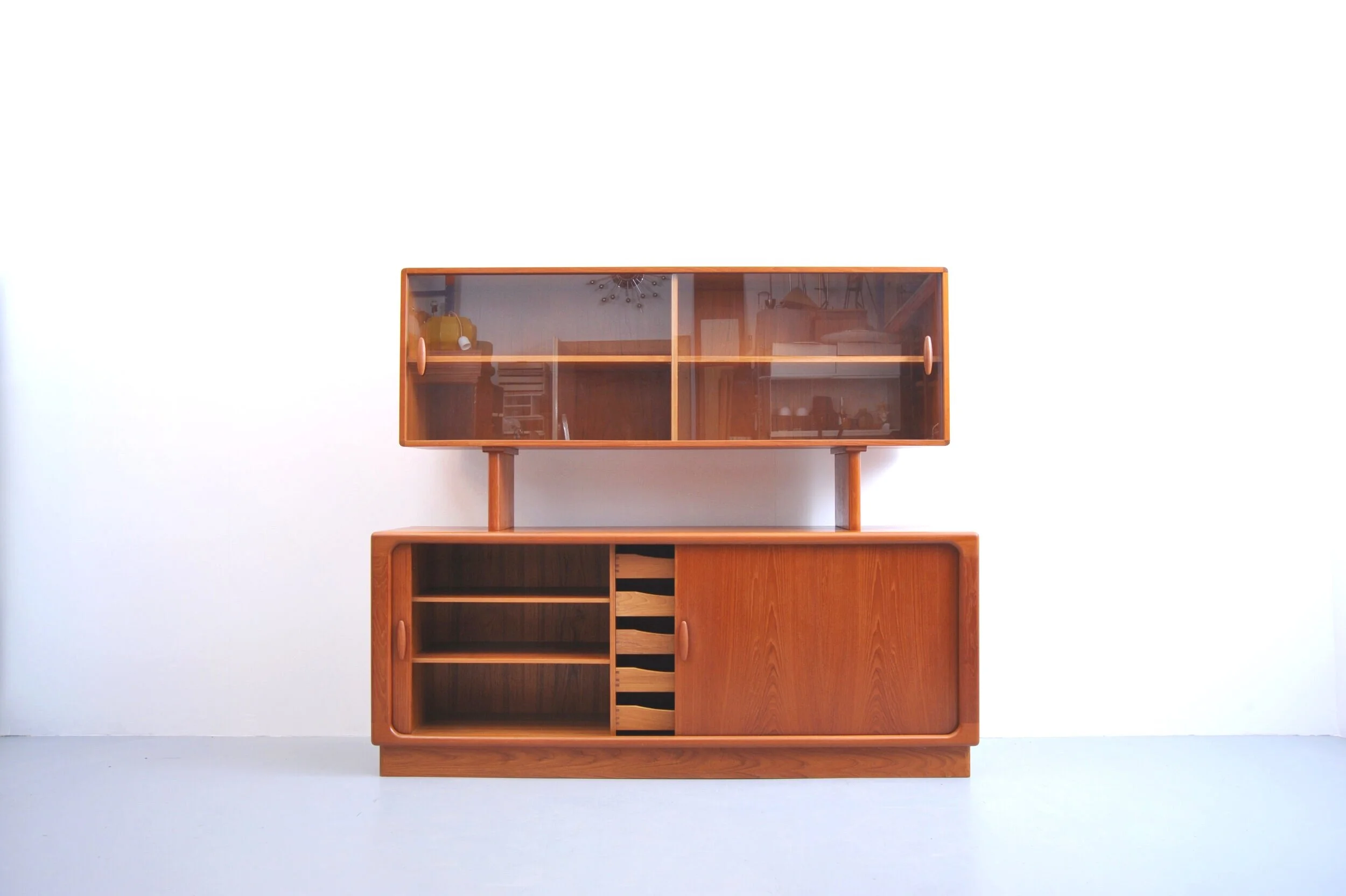 sideboard-dyrlund-teak-danmark-aufsatz-teakholz-vintage-schubladen-rollot%C3%BCr-schiebet%C3%BCr.jpg