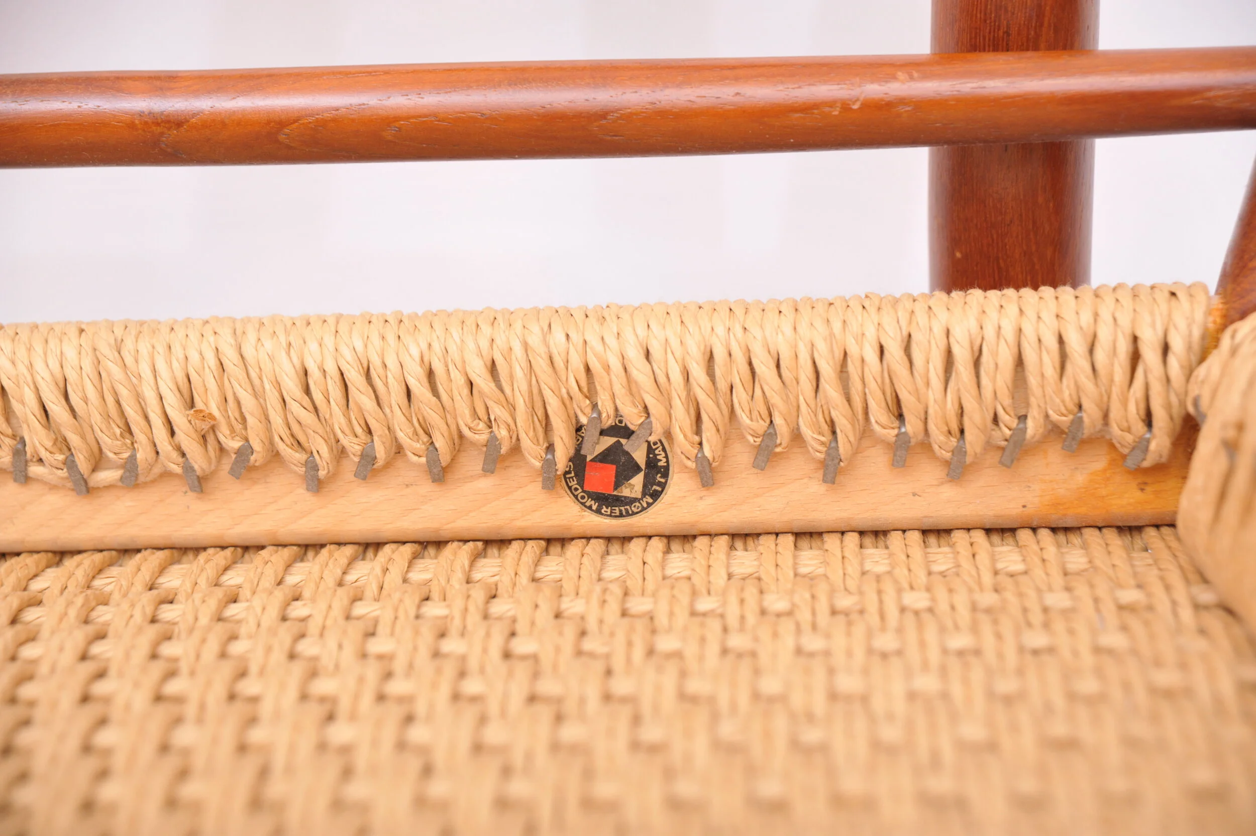 Niels-Otto-Moller-J.L.-Moller-TeakModell-75-Modell75-Papercord-Daenemark-Design-Skandinavisch-Logo.JPG