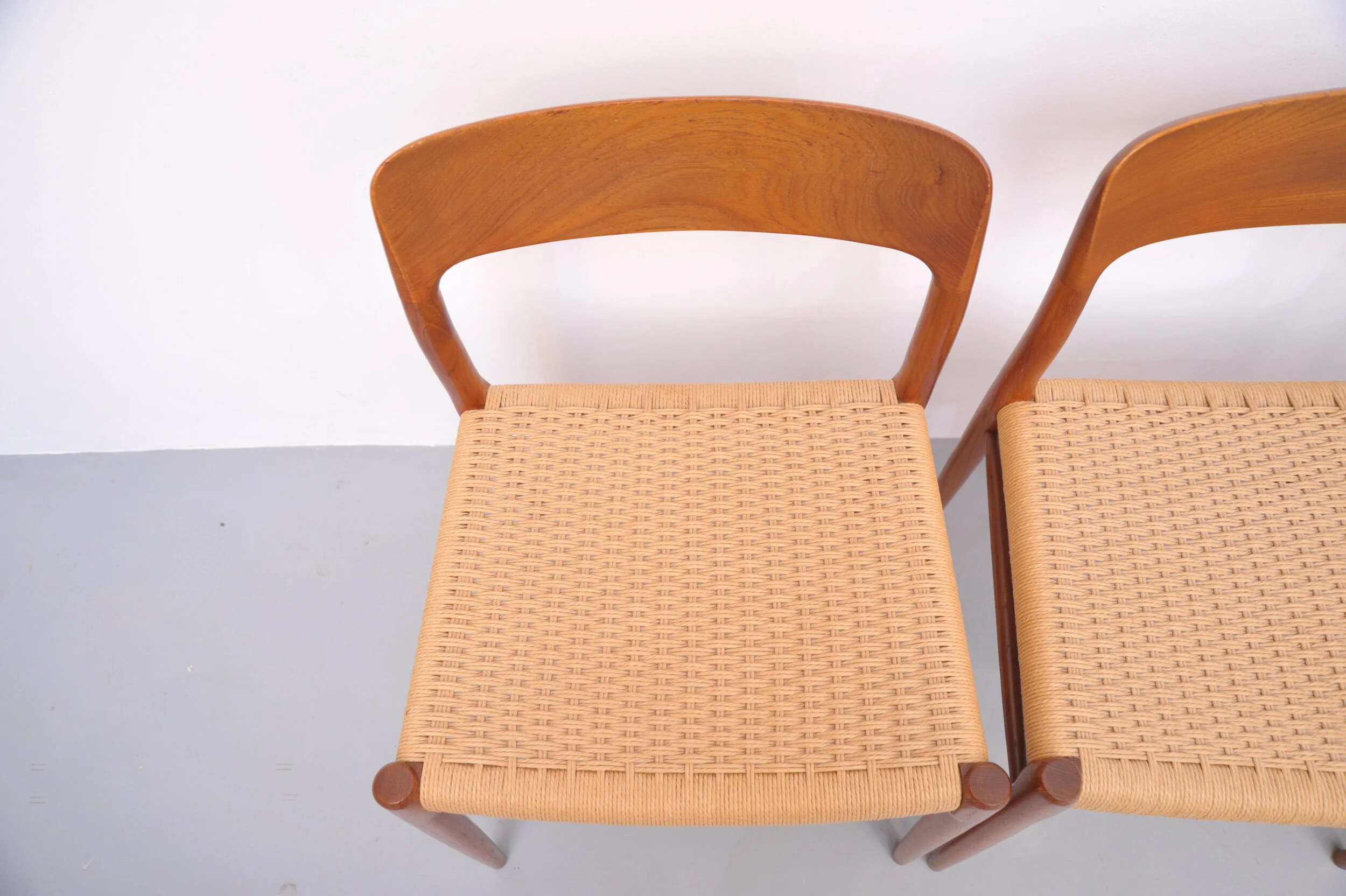 Niels-Otto-Moller-J.L.-Moller-TeakModell-75-Modell75-Papercord-Daenemark-Design-Skandinavisch-Sitzfläche.JPG