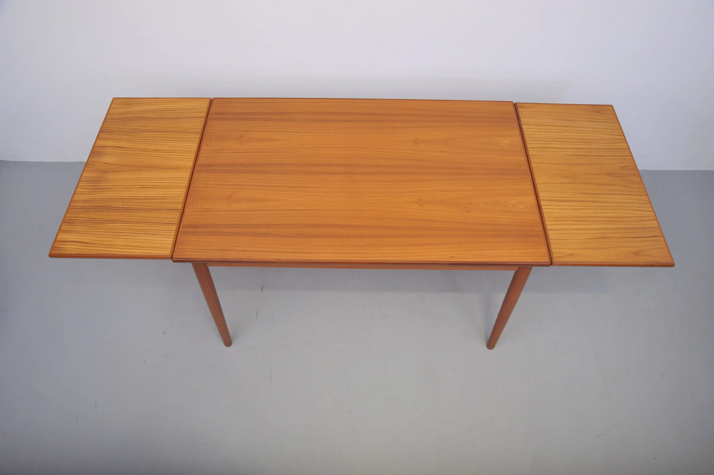 Esstisch-Teak-Skandinavisch-Ausziehbar-Furnier.JPG