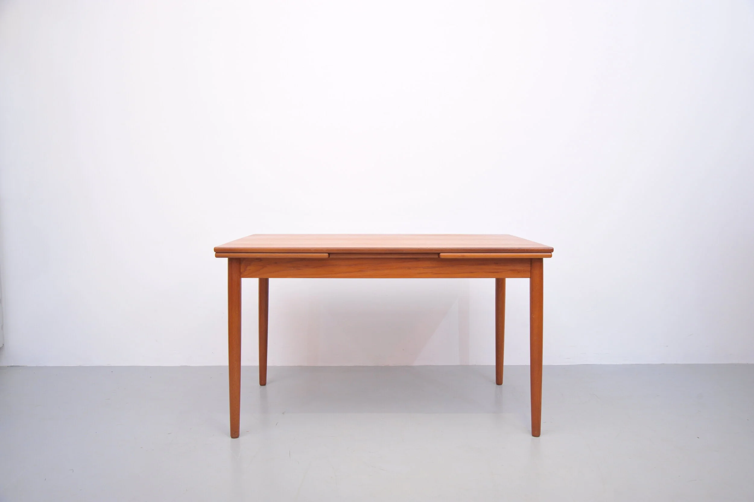 Esstisch-Teak-Skandinavisch-Ausziehbar-Tisch.JPG