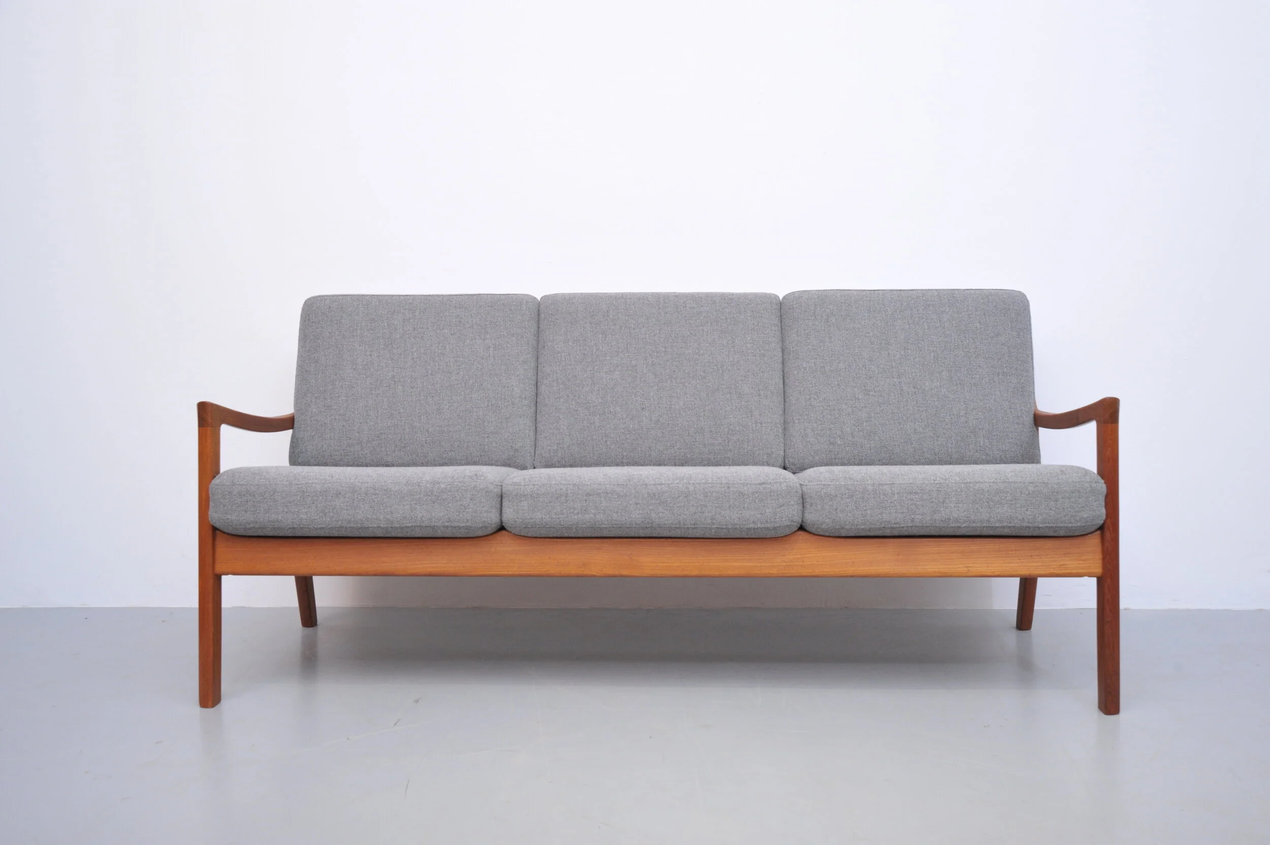 Ole-Wanscher-France-Son-Daverkosen-Senator-Armlehnstuhl-Vintage-Sofa-midcentury-Teak-Skandinavisch-Ansicht.JPG