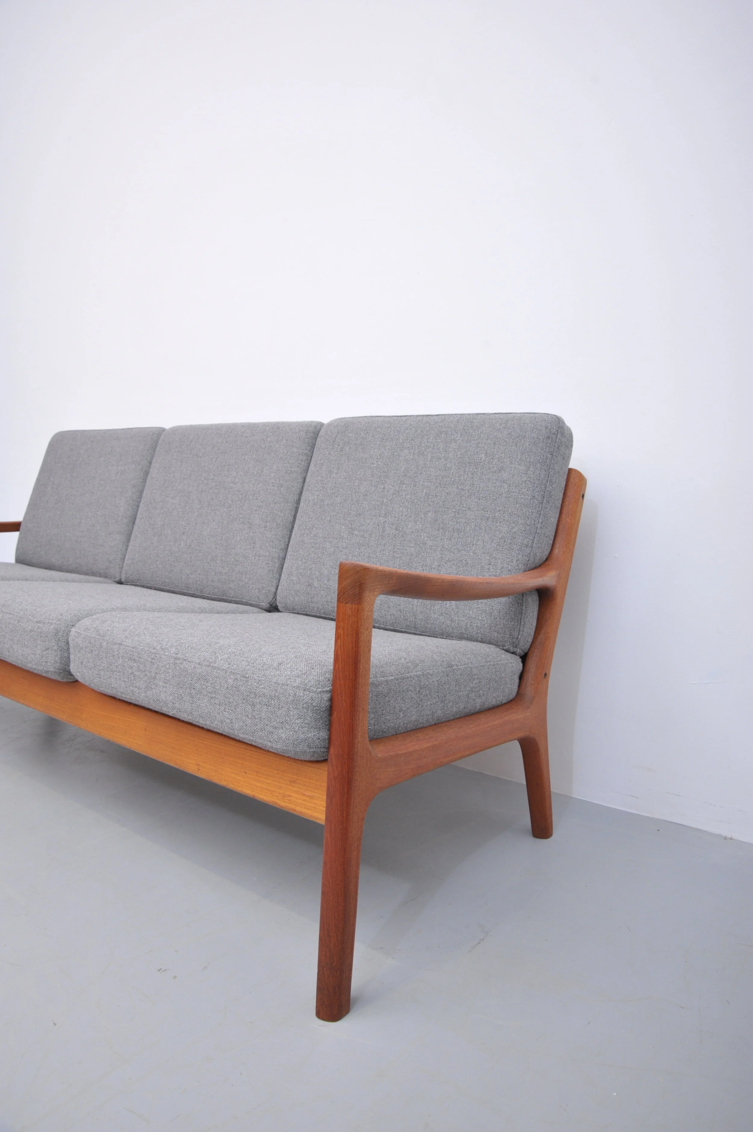 Ole-Wanscher-France-Son-Daverkosen-Senator-Armlehnstuhl-Vintage-Sofa-midcentury-Teak-Skandinavisch-Armlehne.JPG