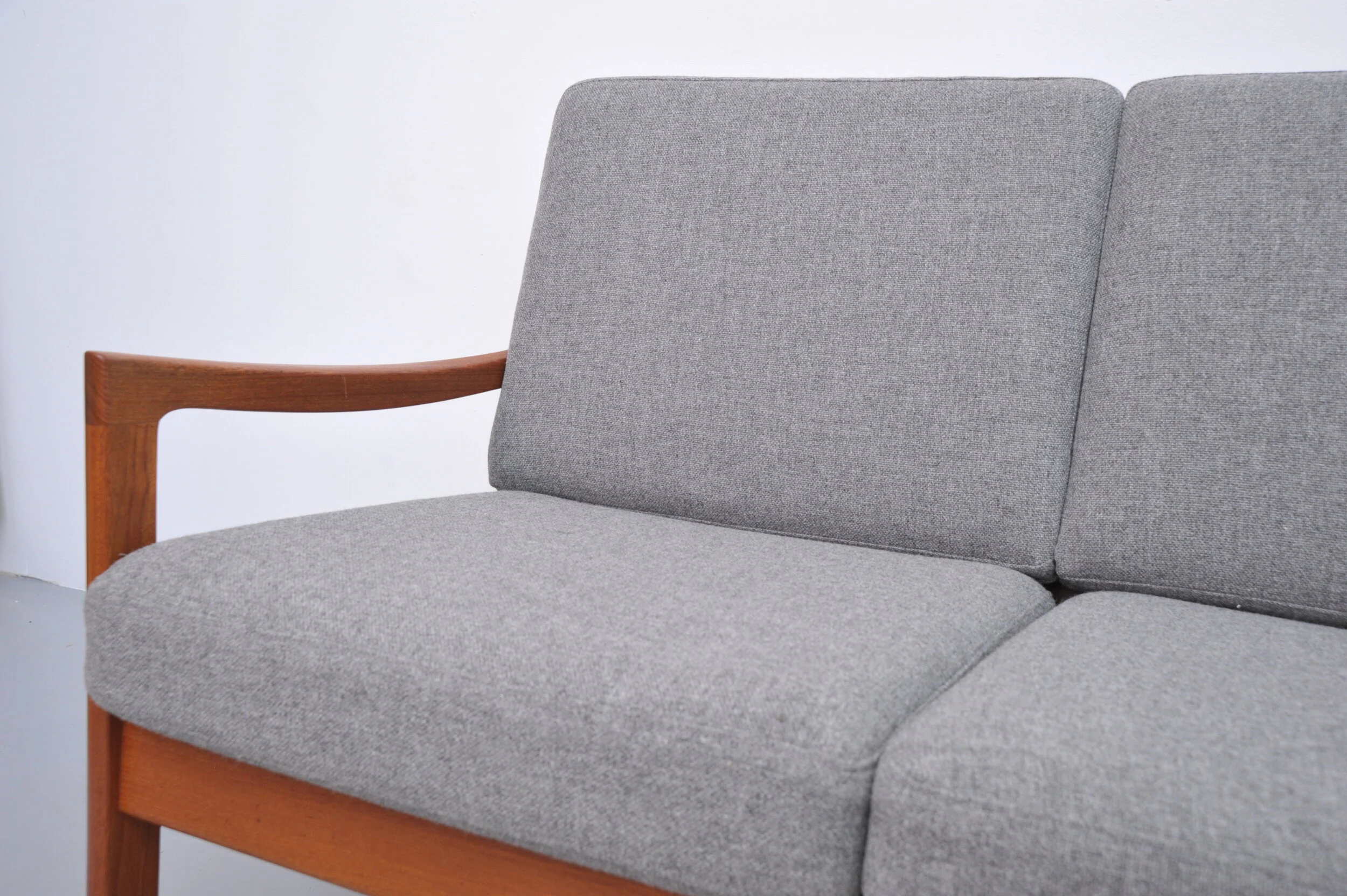 Ole-Wanscher-France-Son-Daverkosen-Senator-Armlehnstuhl-Vintage-Sofa-midcentury-Teak-Skandinavisch-Kissen.JPG