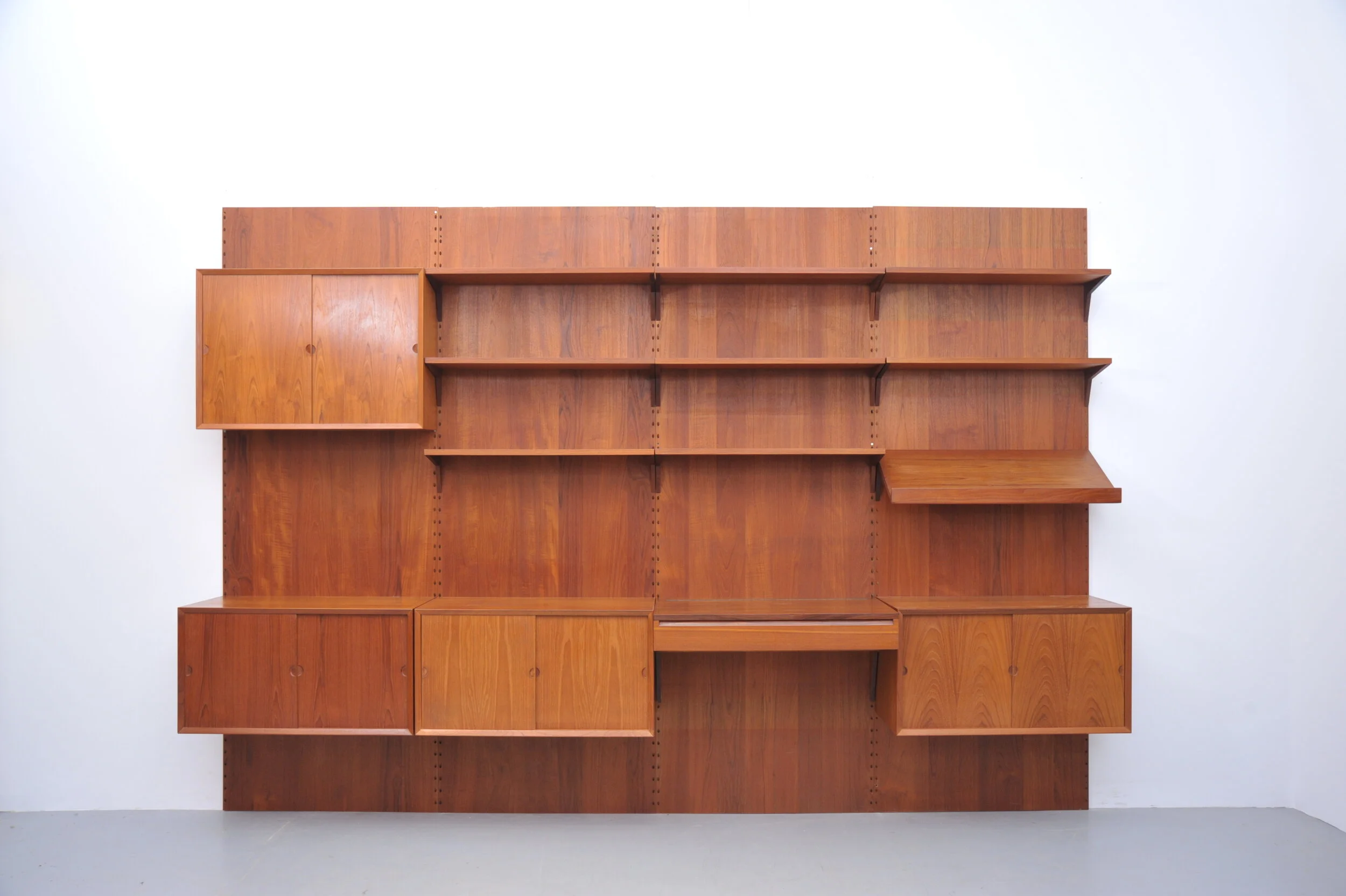 Cado-Royal-Regal-Regalwand-Teak-Dänemark-Poul-Cadovius-Midcentury-Vintage-.JPG