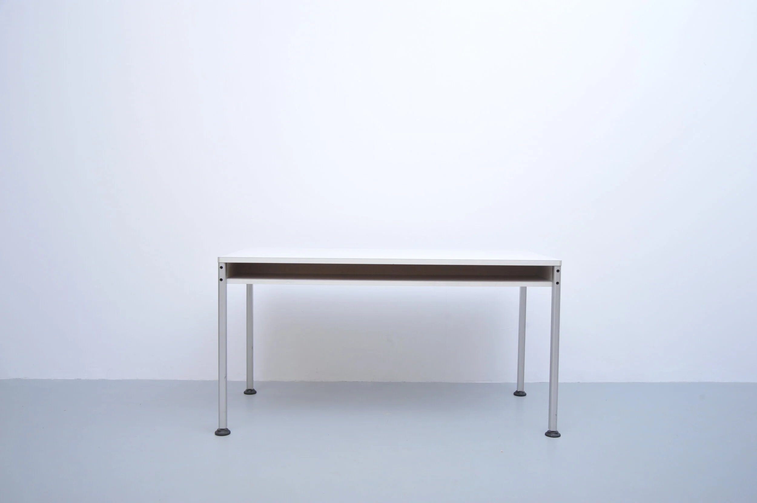 Dieter-Rams-Vitsoe-RZ57-Desigen-Schreibtisch-Tisch-midcentury-Aluminium-Regal-System.JPG