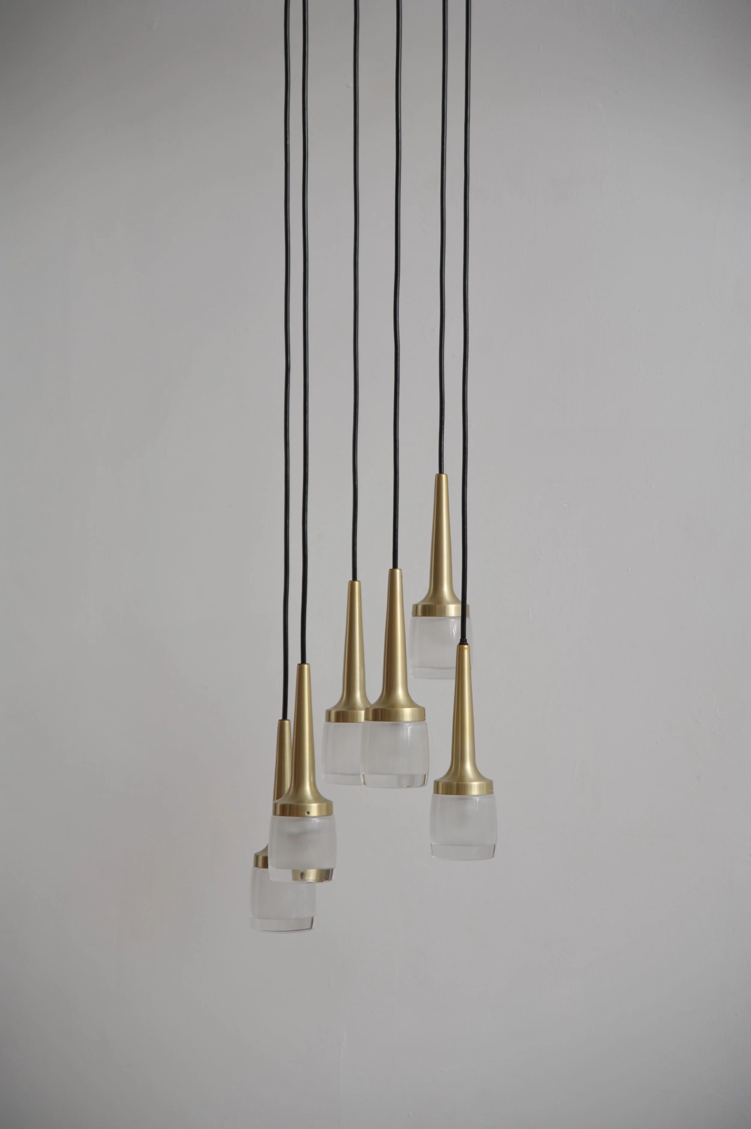 Staff-Leuchten-Kaskade-Deckenlampe-Glas-Gold-4.jpg