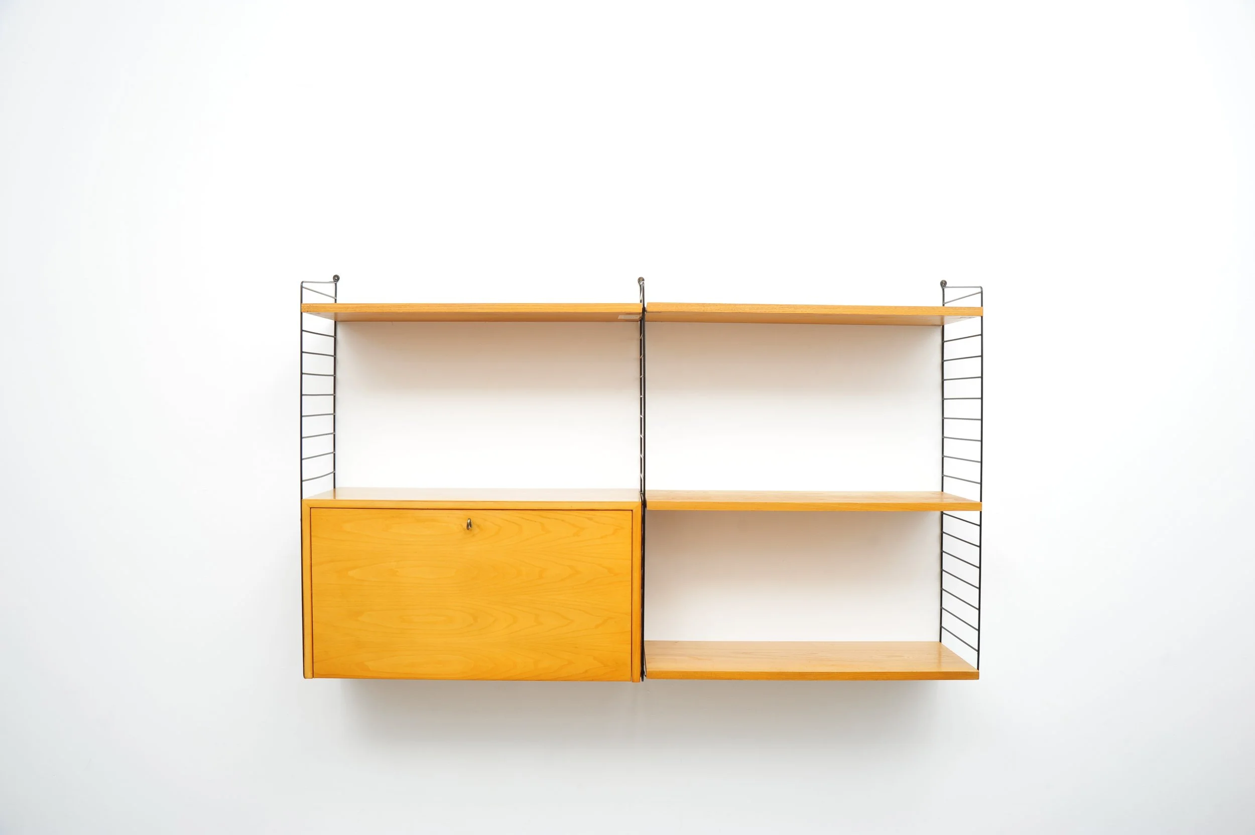 kajsa-nisse-strinningstring-string-regal-teak-system-vintage-schweden-stockholm-schreibtisch-schreibkasten-schrankelement.JPG