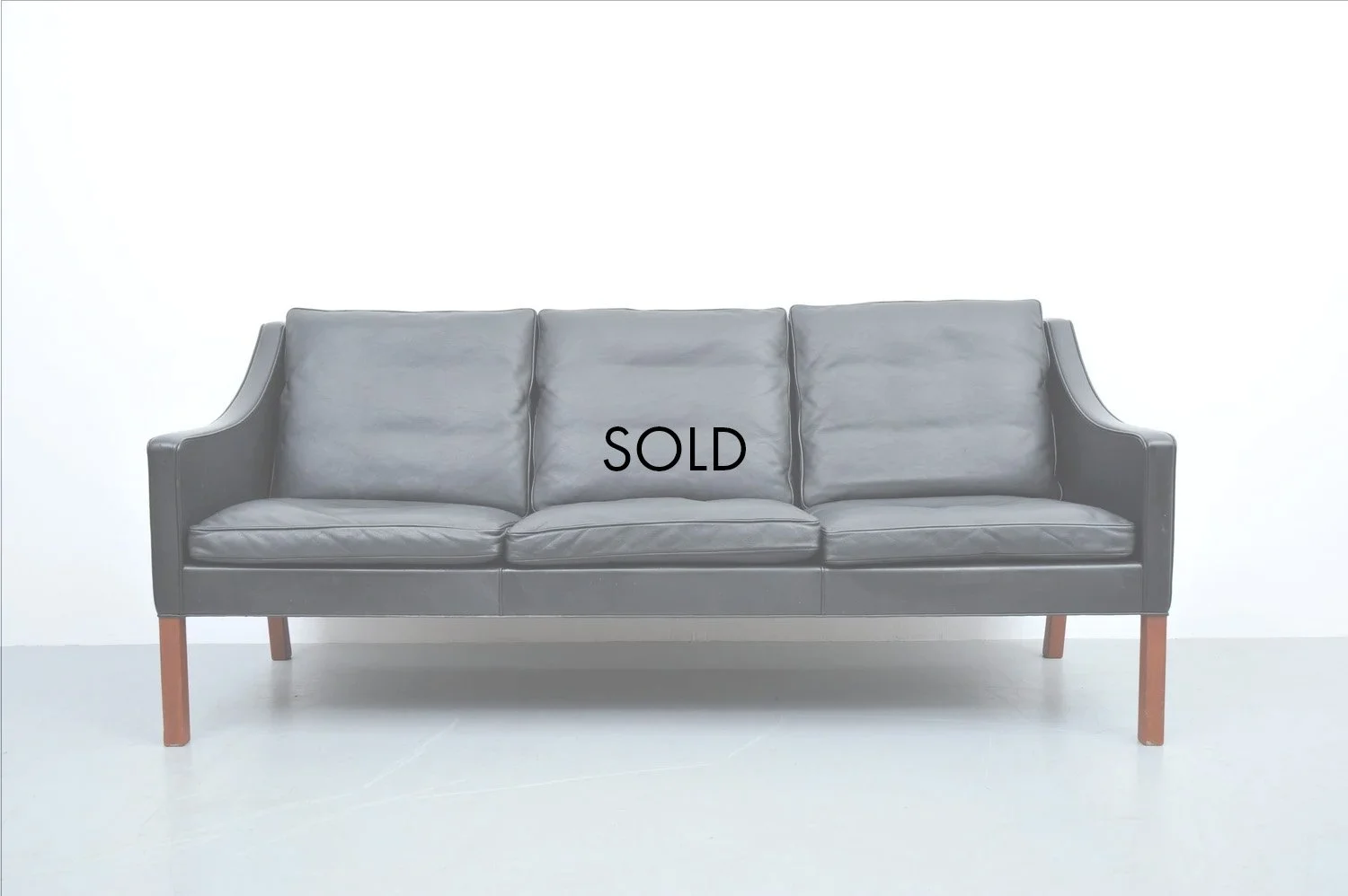 Borge-Mogensen-Modell2009-2209-Sofa-Fredericia-1963-Leder-Dreisitzer-Schwarz-Dänisch-Midcentury-1.jpg