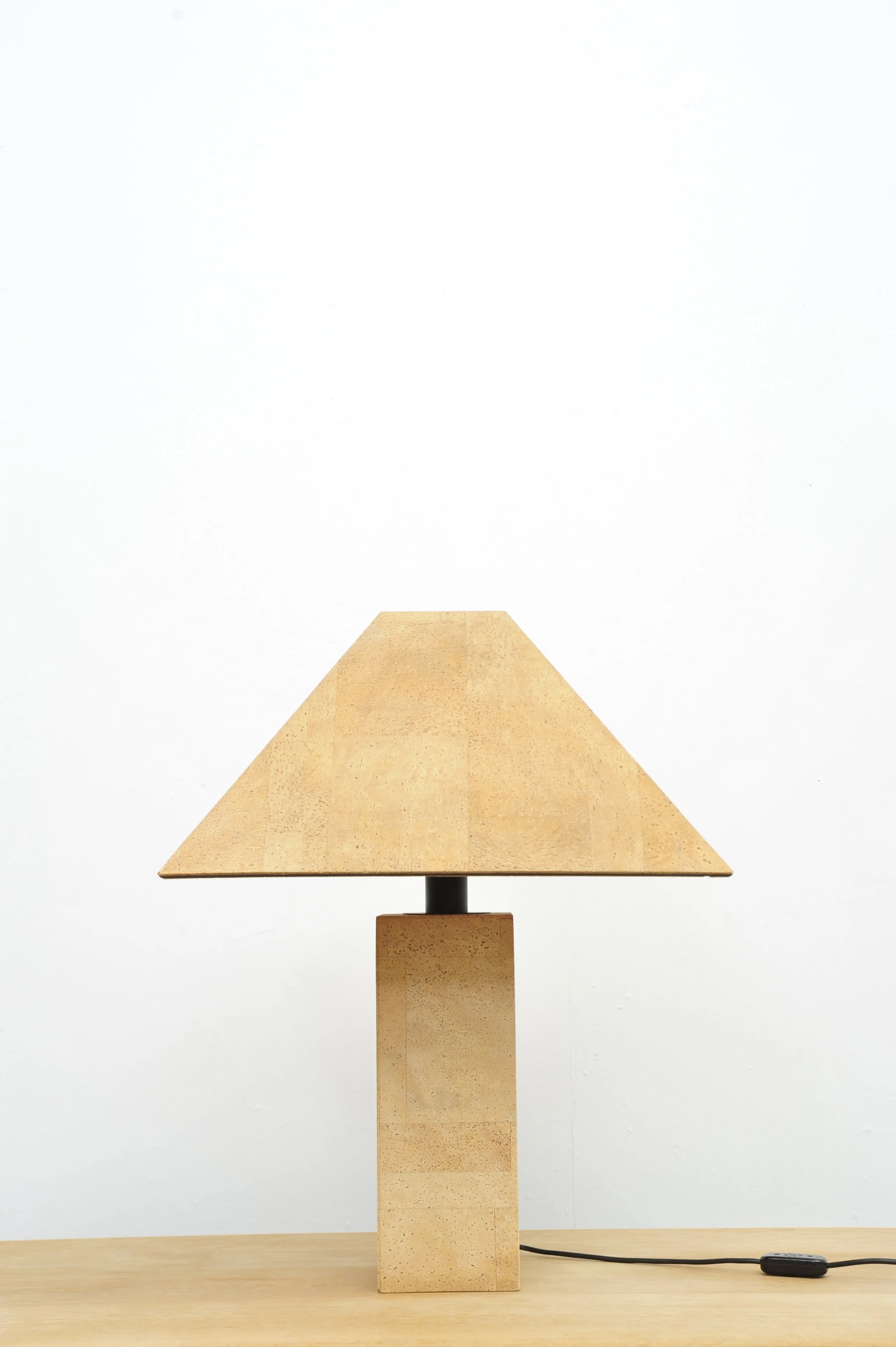 ingo-maurer-tischleuchte-cork-M-design.JPG