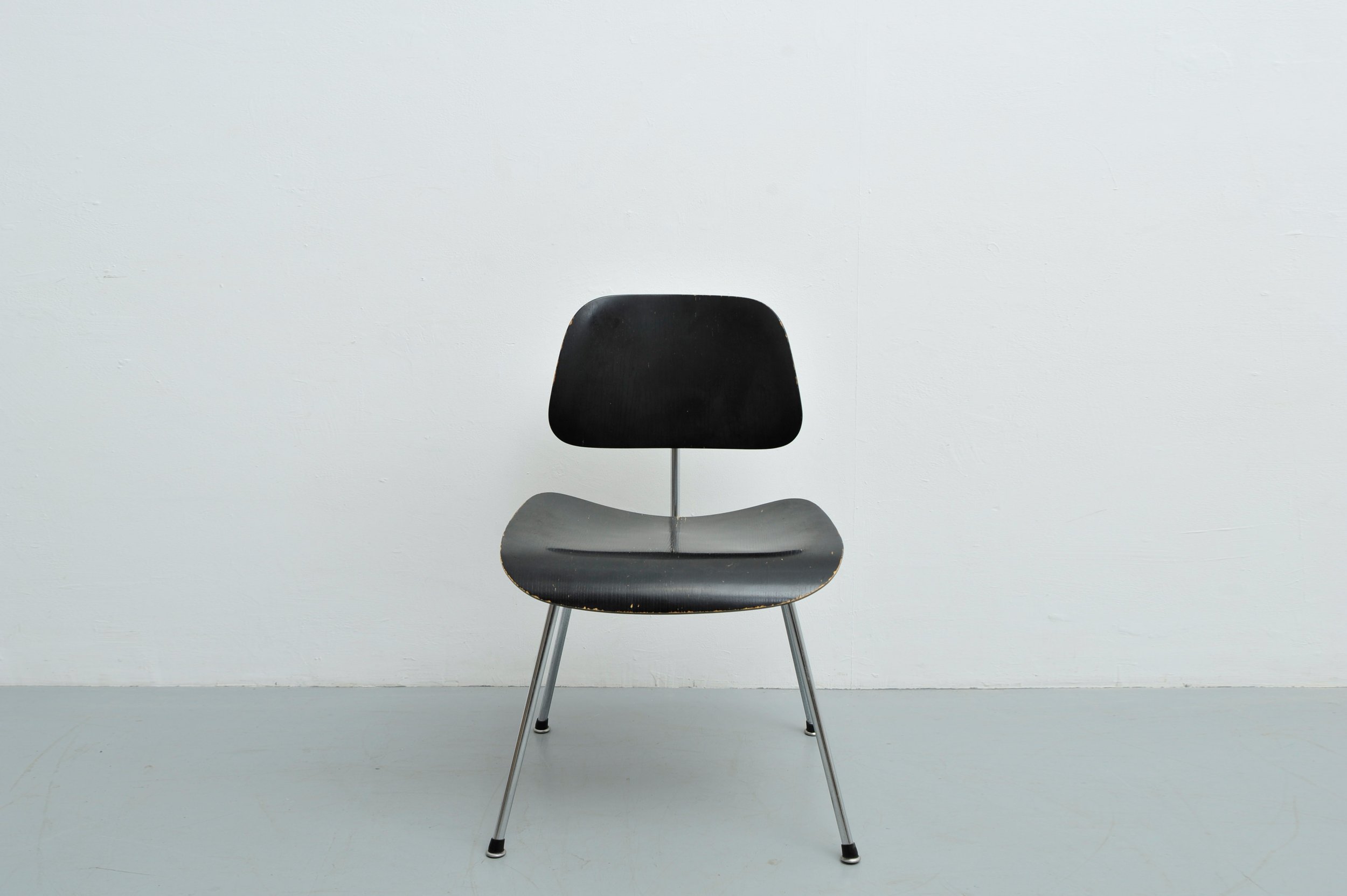 ray-charles-eames-herman-miller-dcm-stuhl-schwarz.JPG