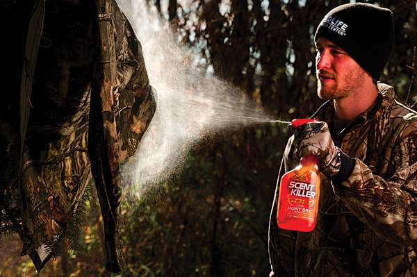 4 STEPS TO BEATING A BUCKS NOSE Much has been written about a whitetail’s olfactory advantage. Many hunters have heard statements similar to “a whitetail lives by its nose.” It’s a fact; their sense of smell is the only sense that they trust completely. It’s not a surprise given the unusual gifts that God gave them. The part of the brain that is devoted to measuring and computing smell, in a whitetail, is said to be ONE THOUSAND TIMES larger than the same area in a human’s brain.