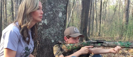 JUST FOR KIDS: PRE-HUNT TURKEY SCOUTING Before you go out turkey hunting this season, it’s important to scout a great location to be at ahead of time. You may know to look for tracks and scratchings, but what about the perfect sitting position? When hunting with kids, and let’s be honest adults too, we don’t want to hurry up to sit down and be quiet, only to realize you’re sitting on an ant mound.