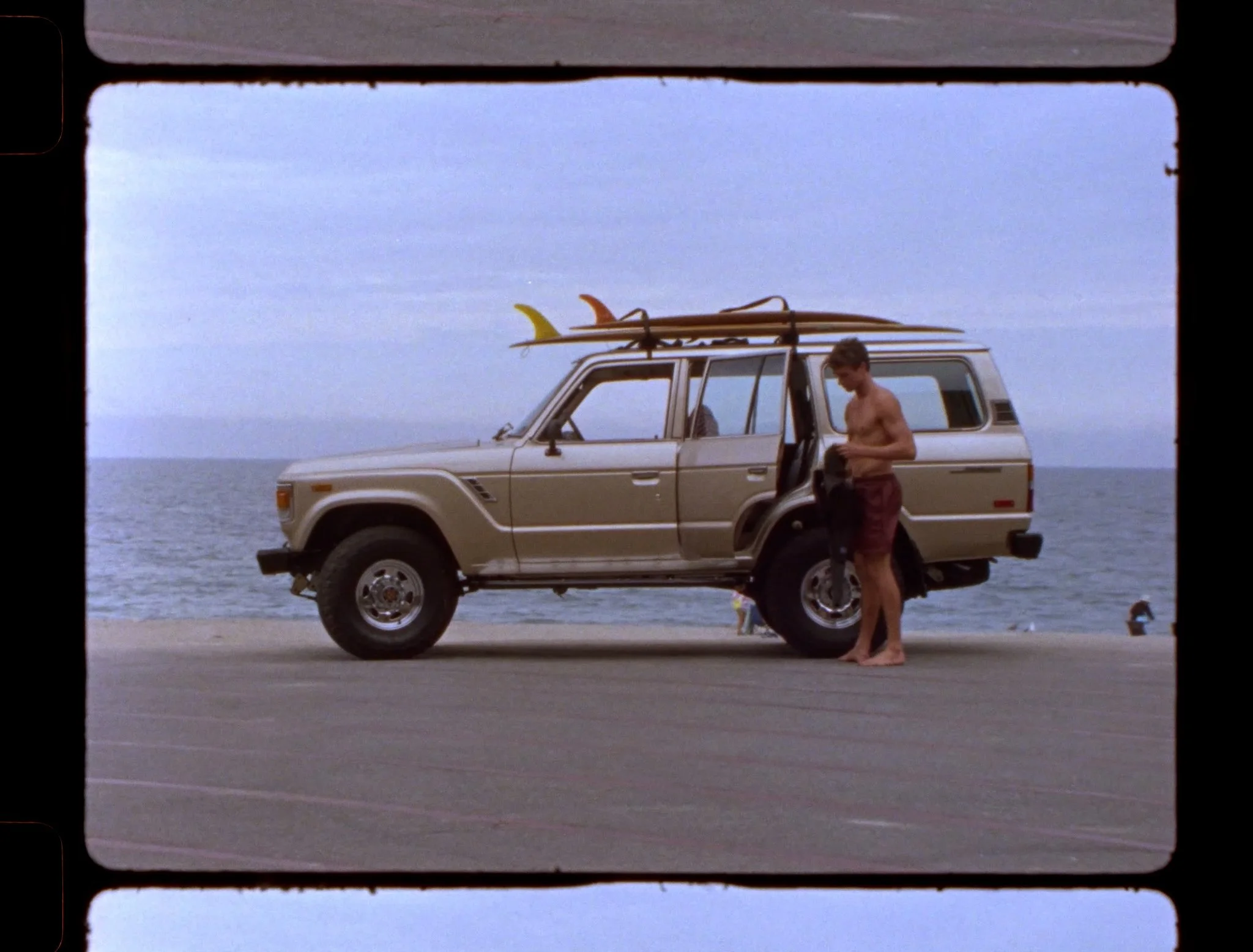 horizontal 16mm v1.00_00_41_18.Still030.JPG