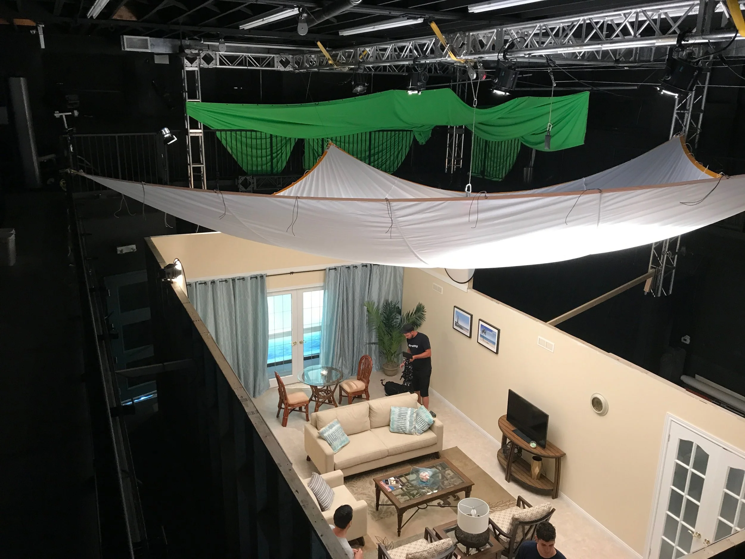 FMS_Studio_Set-build.jpg
