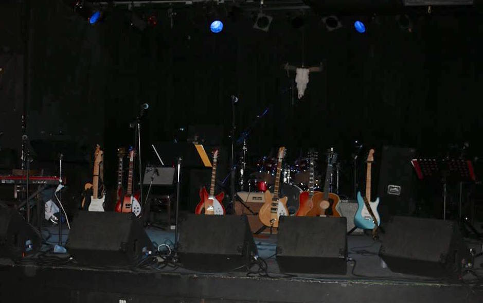 GMiV-TP-guitars.jpg