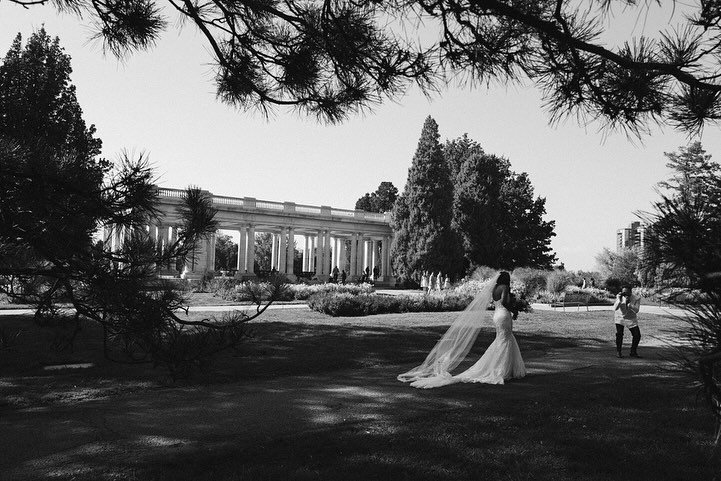 POV: you see your future wife for the first time at your first look. 
⠀⠀⠀⠀⠀⠀⠀⠀⠀
Instead of letting the other photographers capture the moment, Tommy turned around with his own camera in his hands and got this shot from his own point of view.