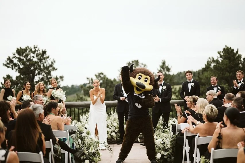 When in doubt bring the mascot out! Instead of your classic 5 year old ring bearer, Hayley and Joe called on their boy Chip to bring out the rings. This was such a fun surprise for a crew full of CU alums! SKO BUFFS 🦬
