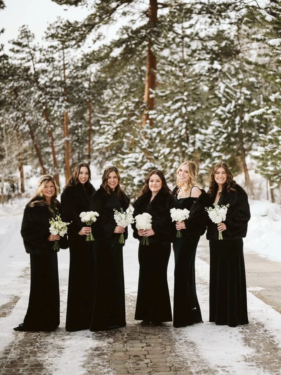 At the end of the day we are all just a sum of our parts rightttt&hellip;that&rsquo;s why I LOVE this bridesmaid bouquet idea. Each bridesmaid carries a bouquet of one type of flower and the brides bouquet is made up of all those different florals pu