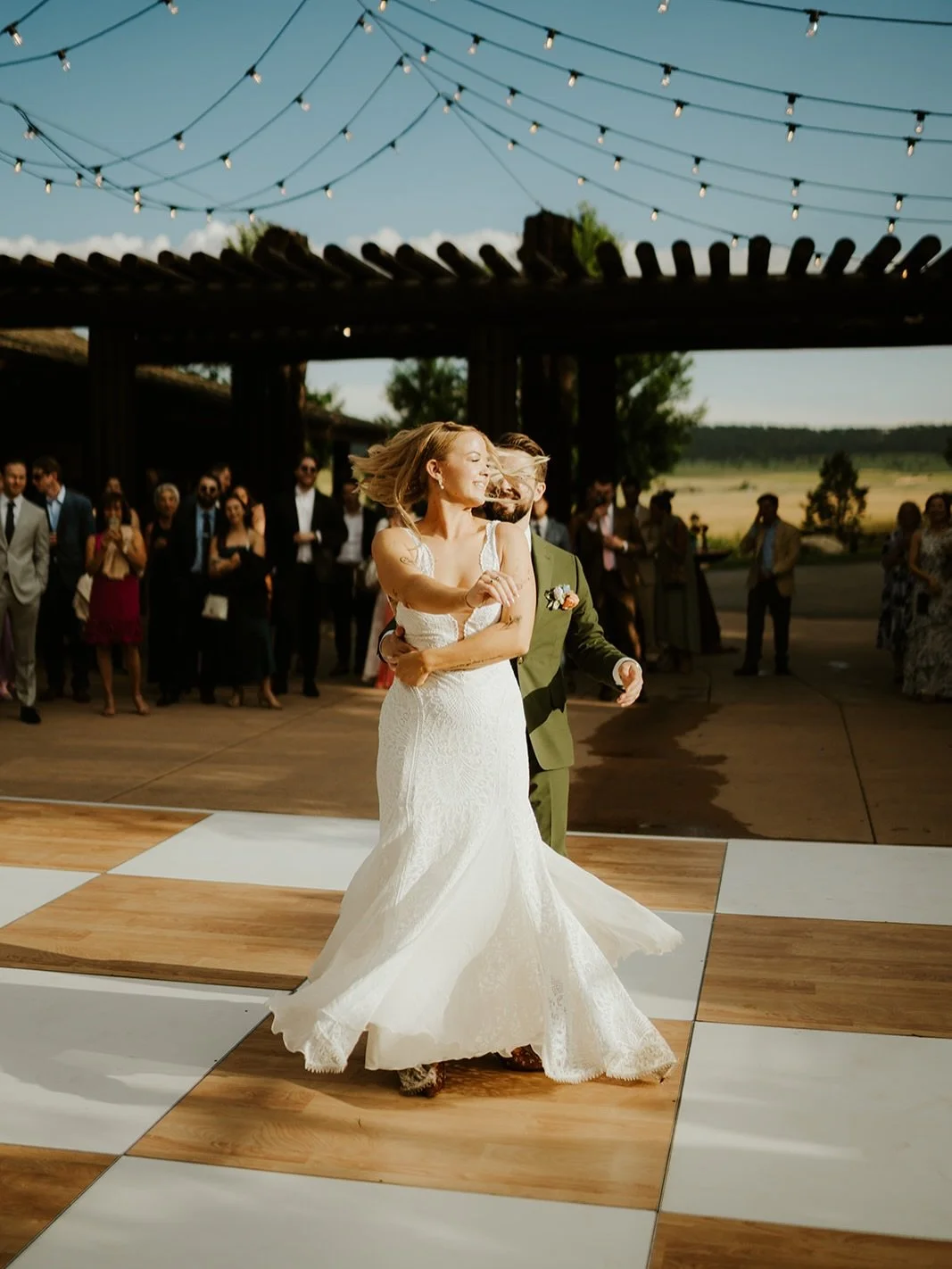 Shall we dance? 🪩 

I am so into the birch wood and white checkerboard dance floor provided by @eventrents at @sprucemountainranch. A fun way to put a modern spin on a classic.