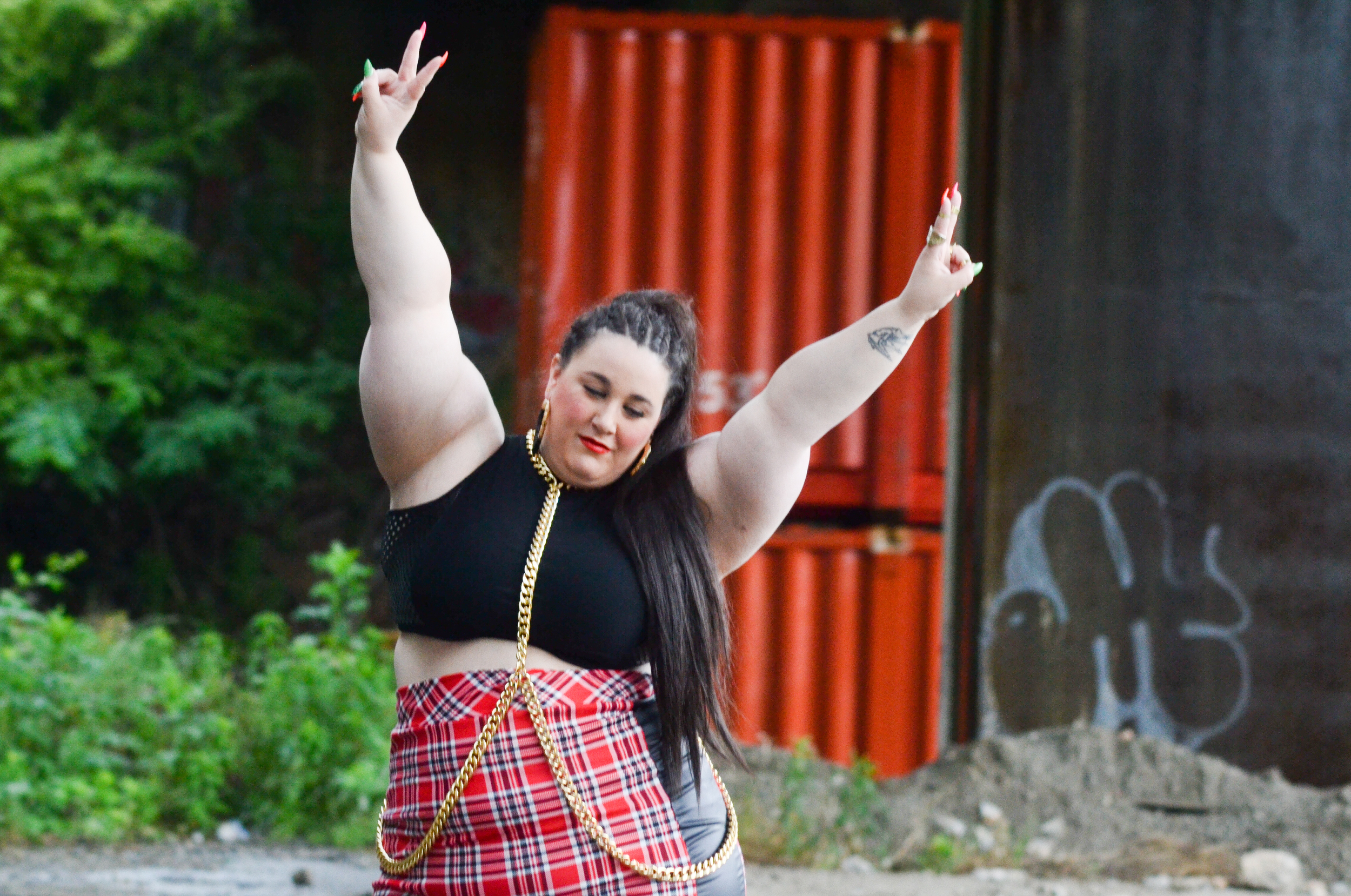 JOIN THE MOVEMENT: BREAKING ALL THE RULES, PLUS SIZE WOMEN CAN WEAR CROP  TOPS - Stylish Curves