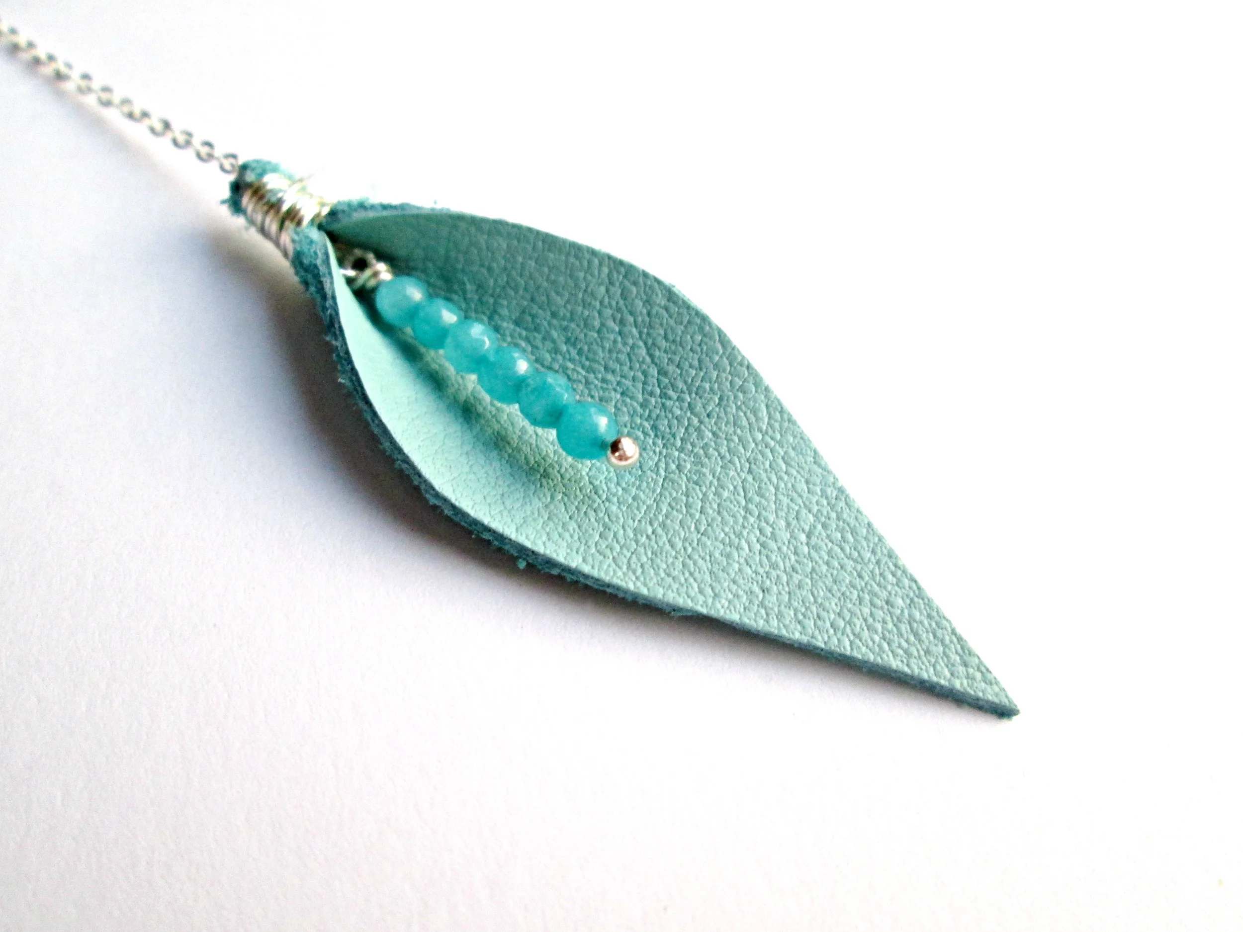 Teal Agate Leather Calla Lily Lariat