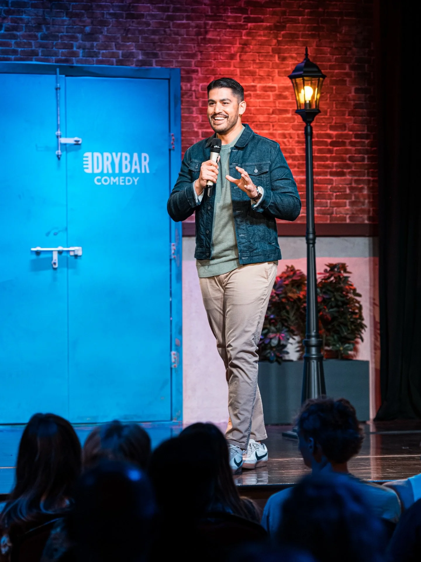 My @drybarcomedy special is officially in the can! Keep an eye out for it later this year/early next year. 

Huge thanks to the entire Dry Bar team, especially @thekeithstubbs &amp; @marmarek, to @theryguy_25 &amp; @happyvalleycomedy for getting me o