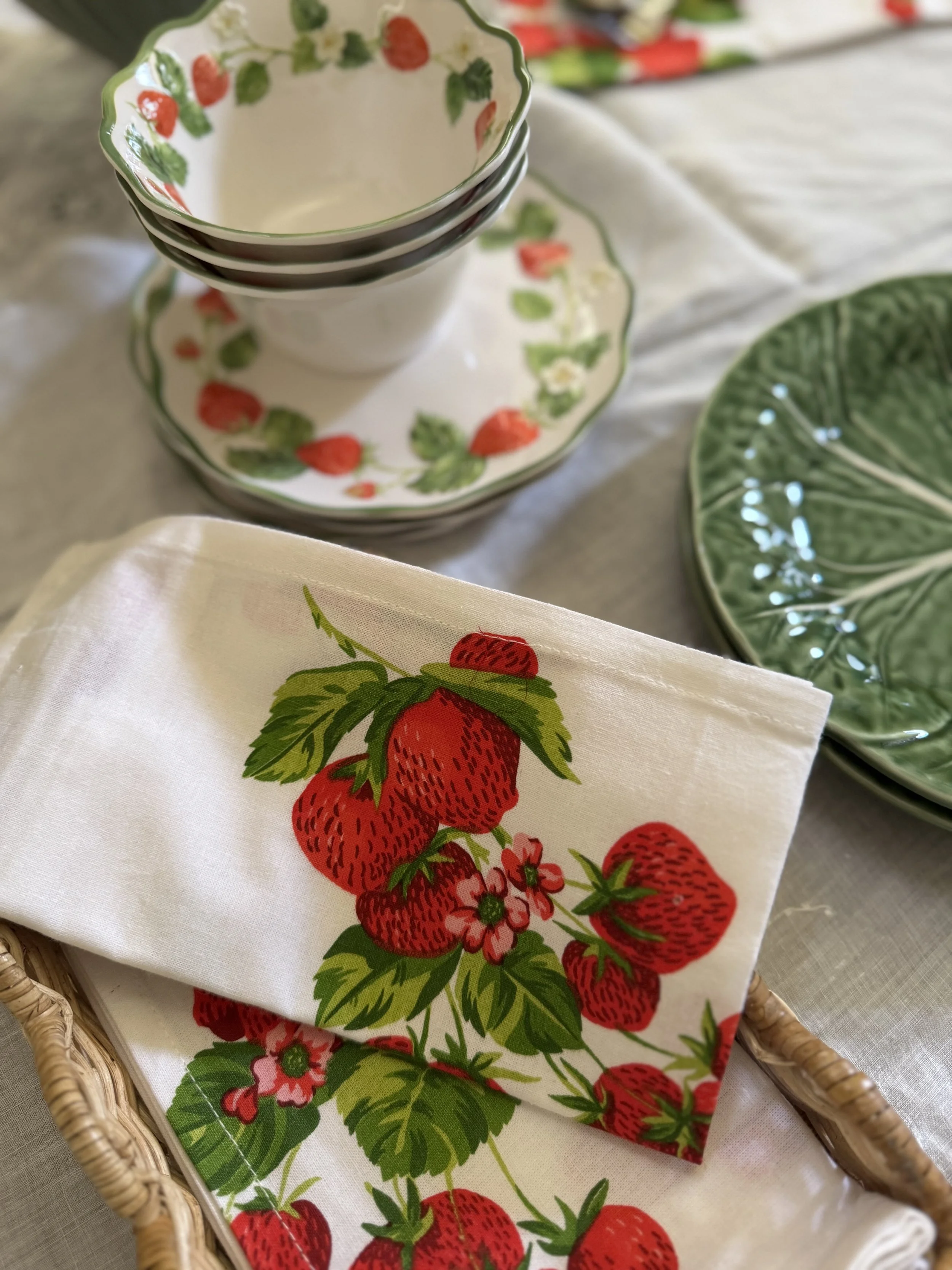 Vintage Style Strawberry Napkins - Set of 2