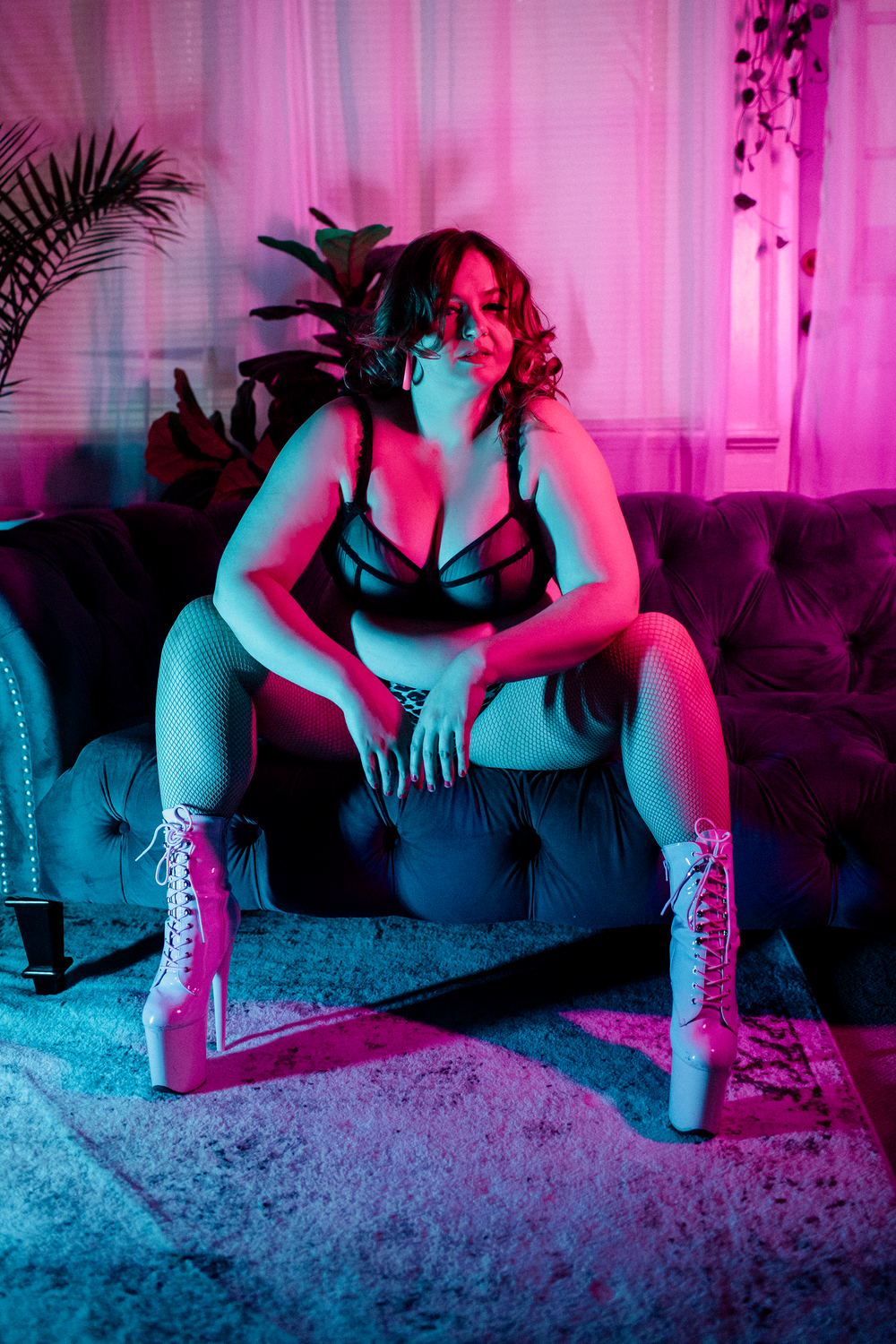 Victoria-BC-Neon-Boudoir-Photography-134.png