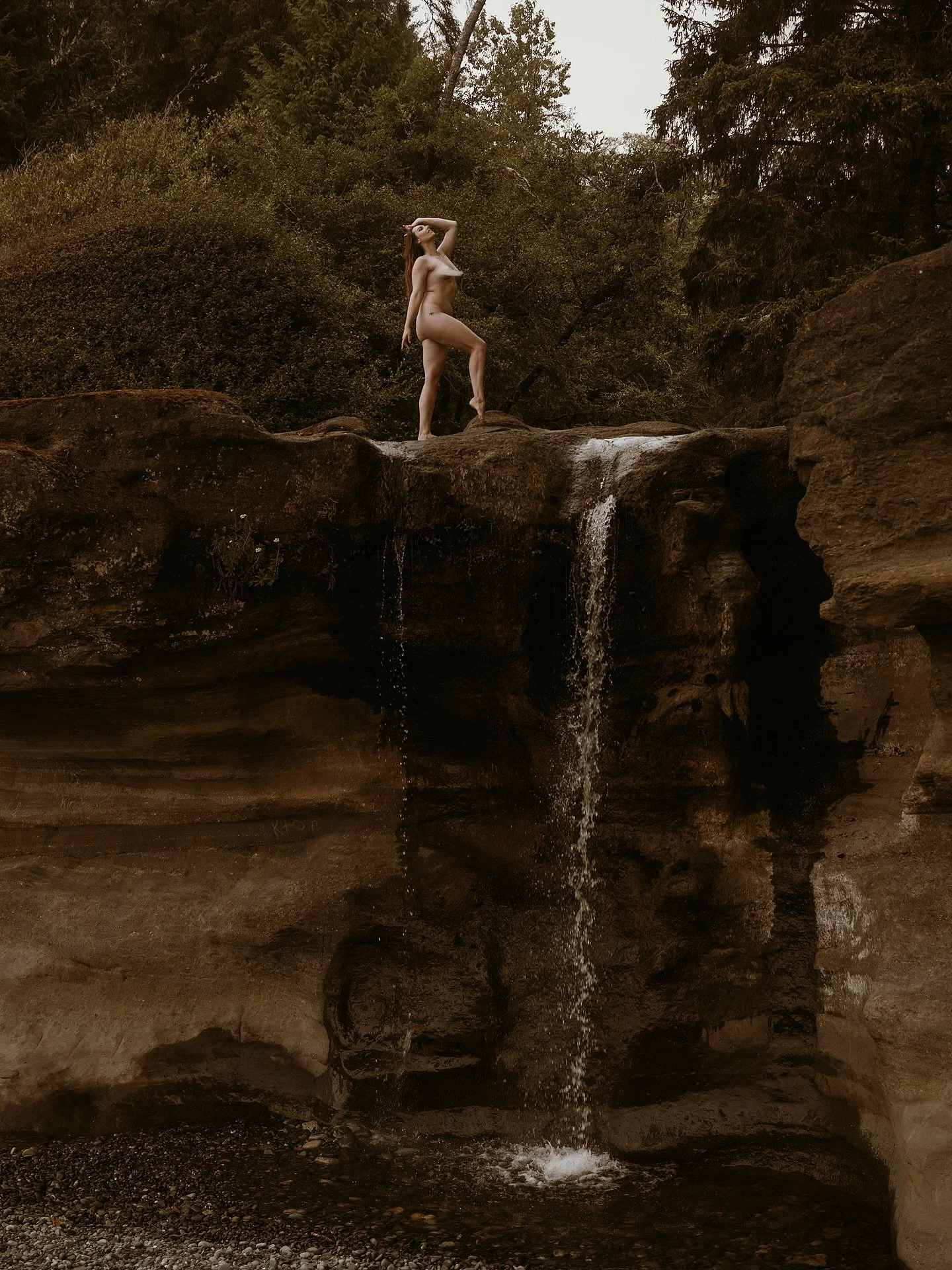 I&rsquo;m not ready for outdoor b0udoir season to be over. 🥺

This summer was such a delight &mdash; I made art in some of the coolest places, with even cooler people. 

The laughter, memories, and even the sand will continue to linger on in my hear