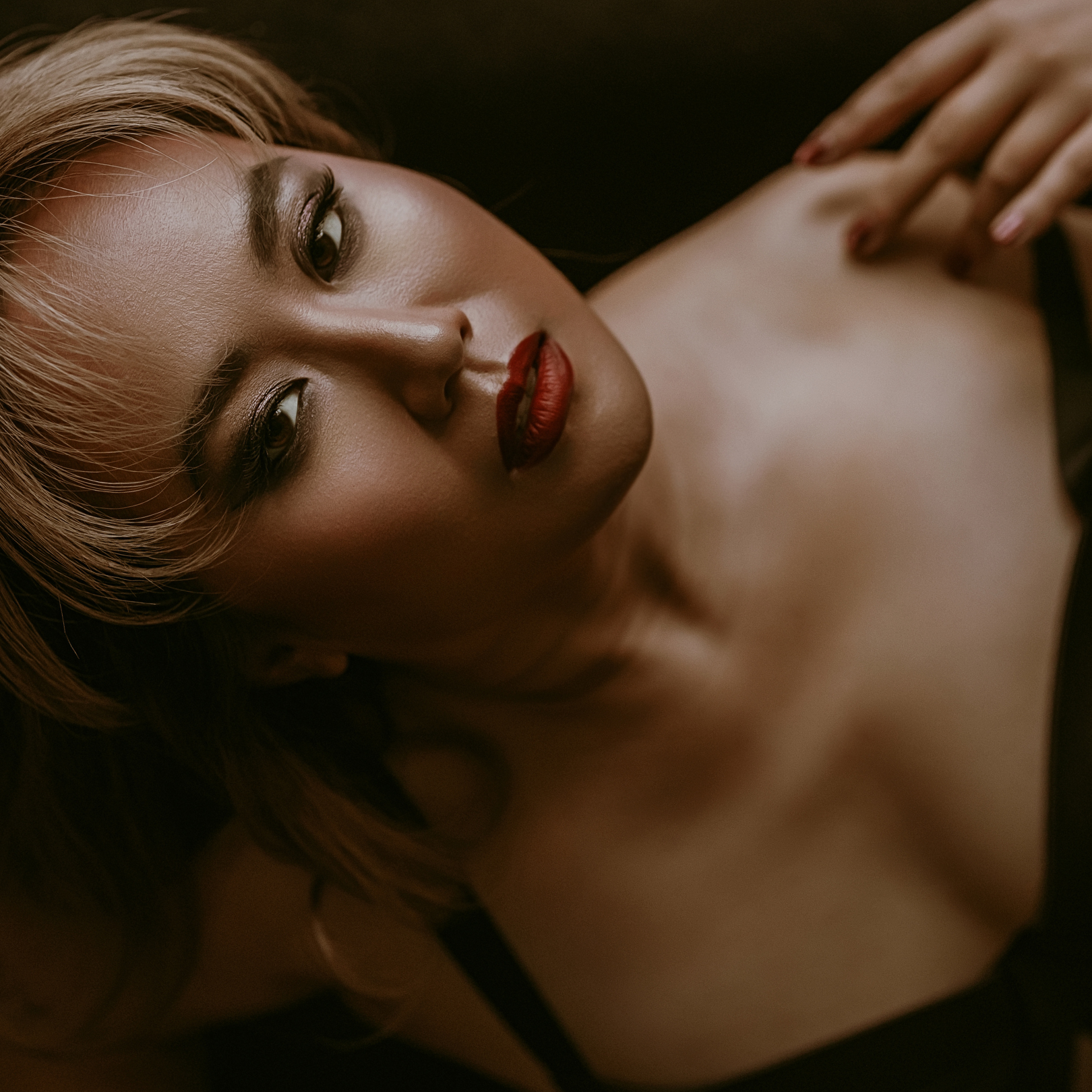 In Her Own Words: A Review of the Moss Mansion Experience | Vancouver Boudoir