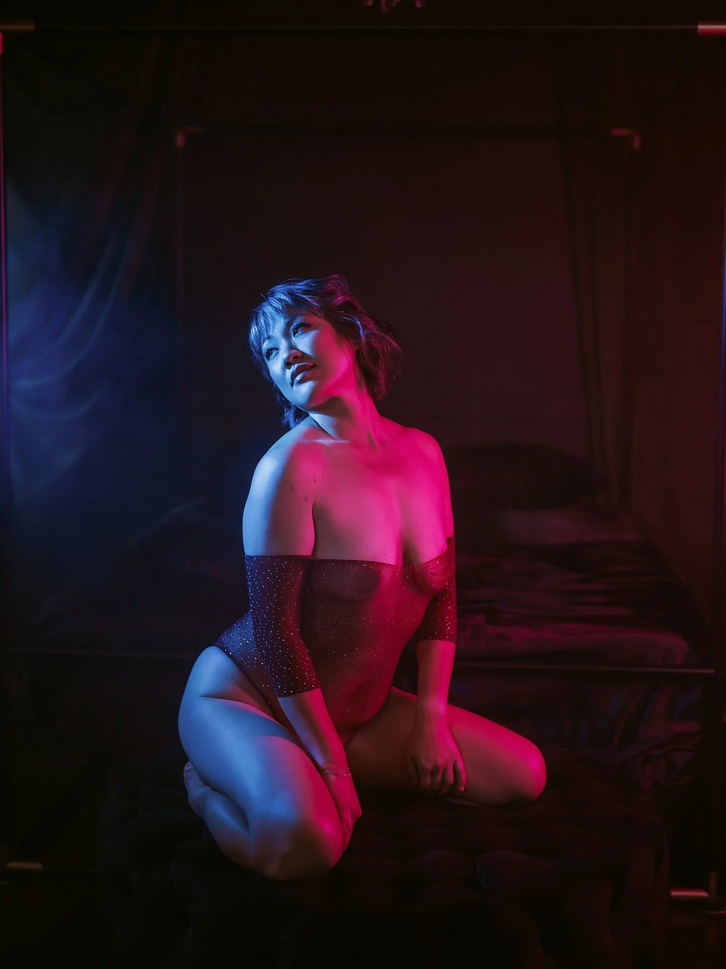 NOT BORING B0UDOIR 😍👏

Every session is as unique as the cutie in the frame. 

I work WITH you to tailor the experience to suit this chapter of your life. 

Romantic renaissance sculpture photos? I do that. 
Bad b*tch neons? Yup, that too. 
Mysteri