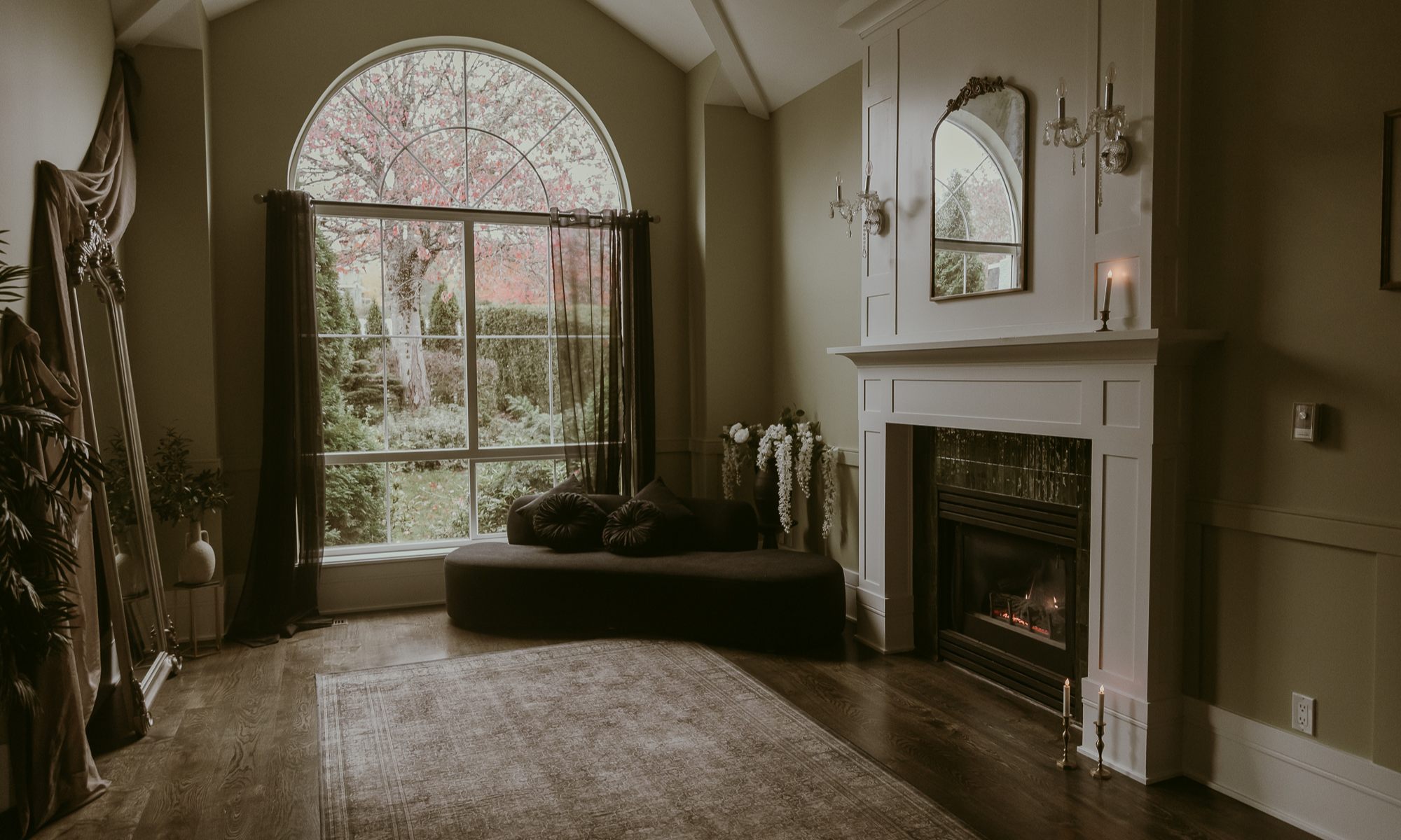 Vancouver Renaissance Inspired Self Love Boudoir Studio - 2.png