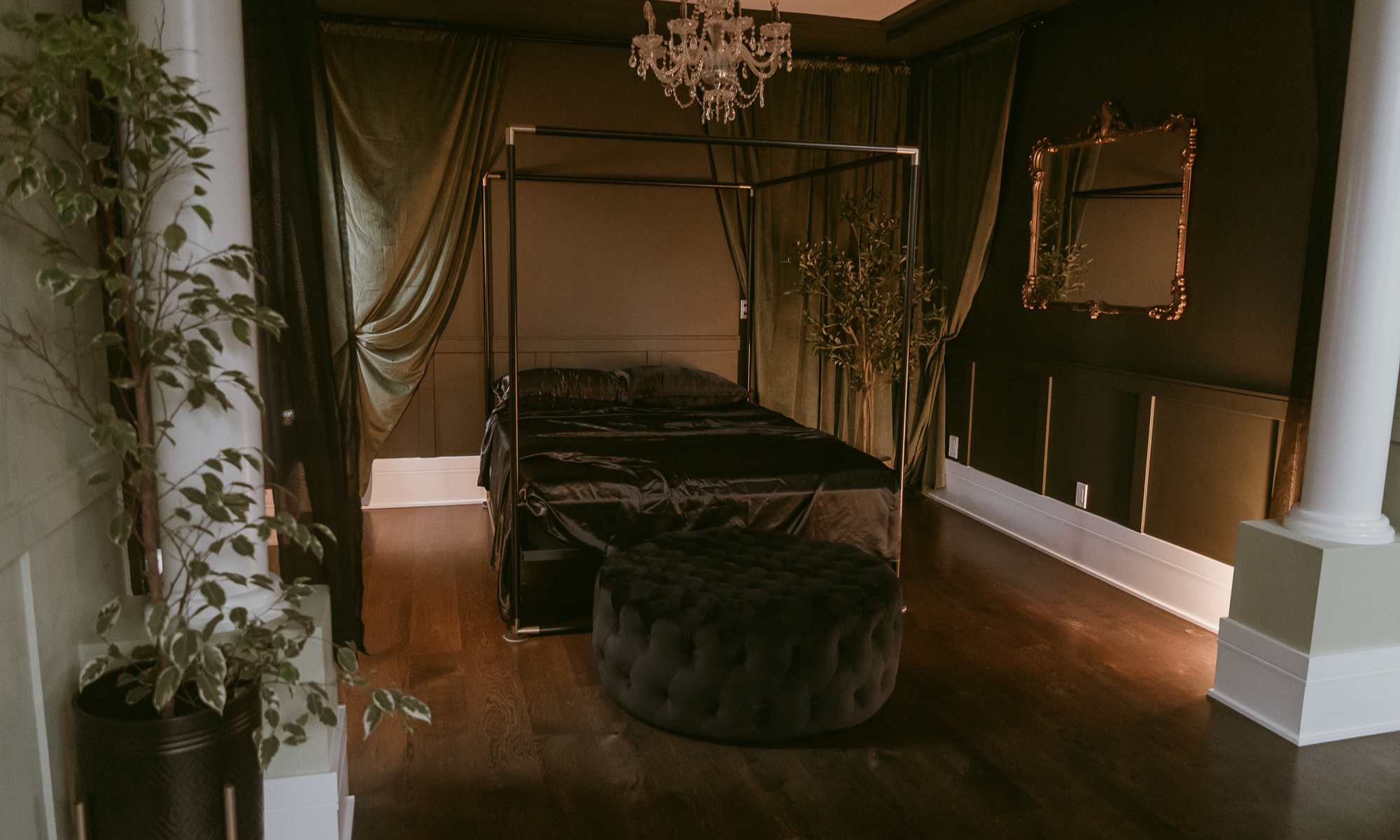 Vancouver Renaissance Inspired Self Love Boudoir Studio - 1.png