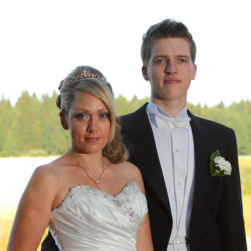 Wedding picture, wedding portrait. Photographer Janne Laaksonen, Riihimäki