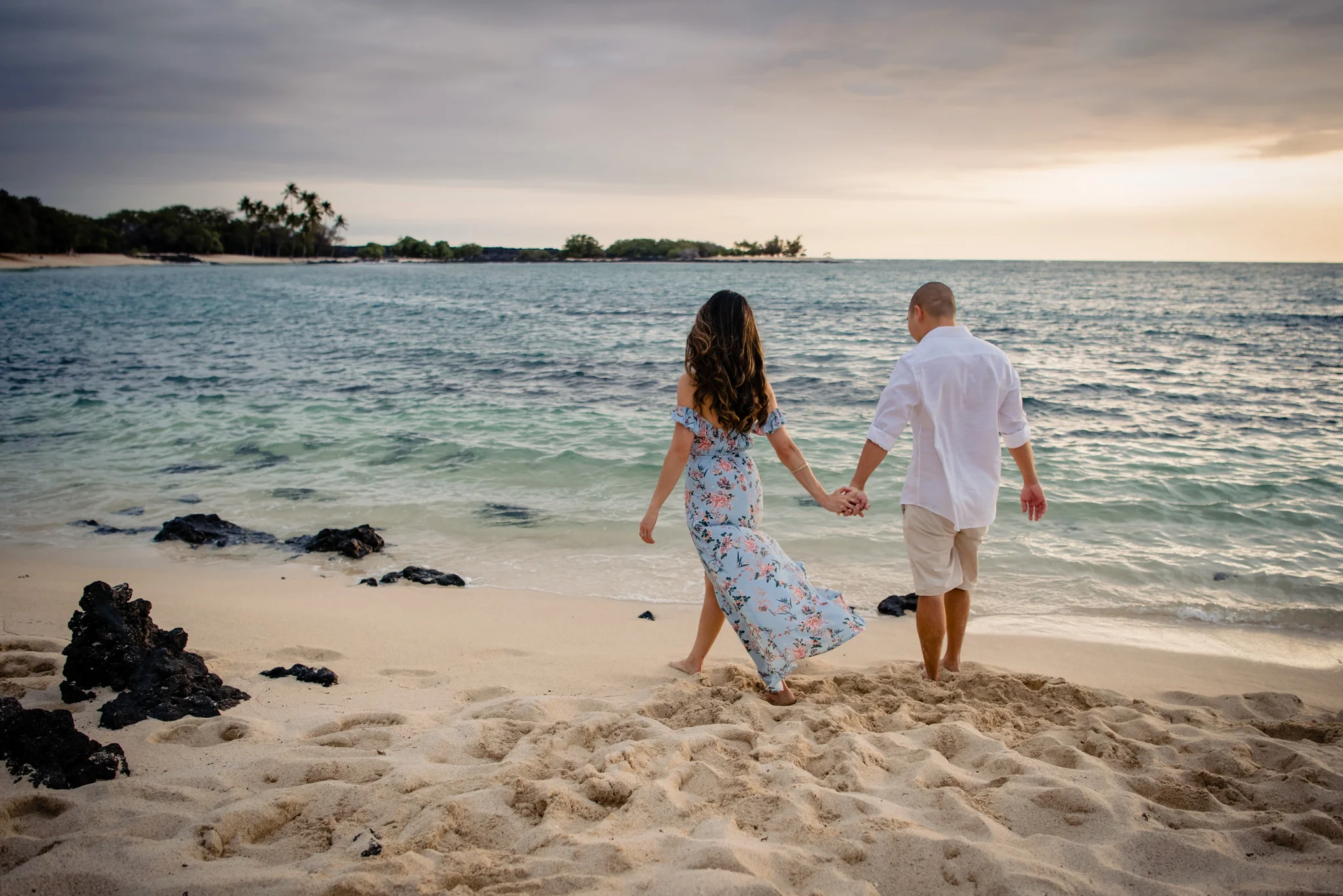 kona engagement session at sunset
